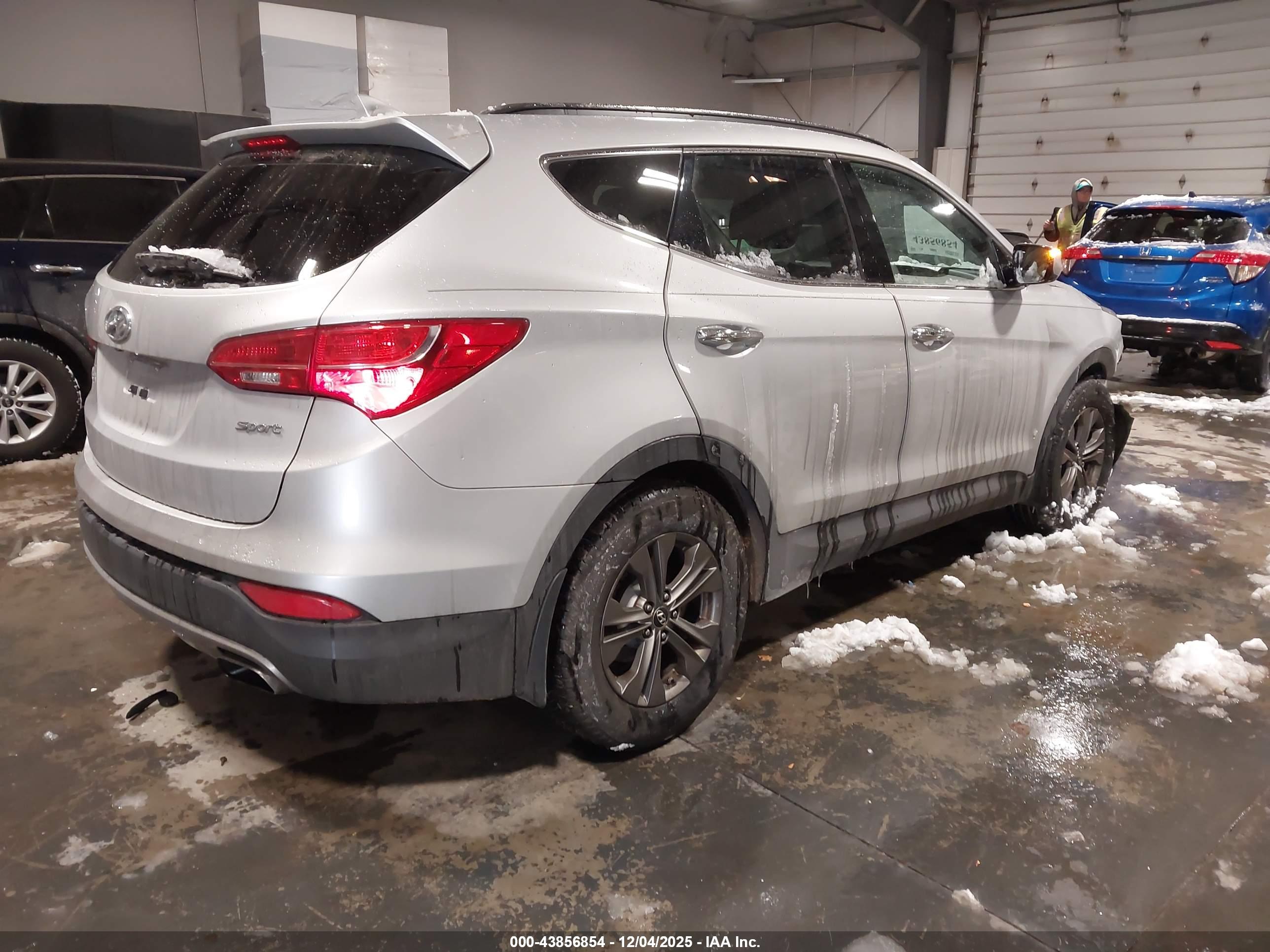 HYUNDAI SANTA image 4