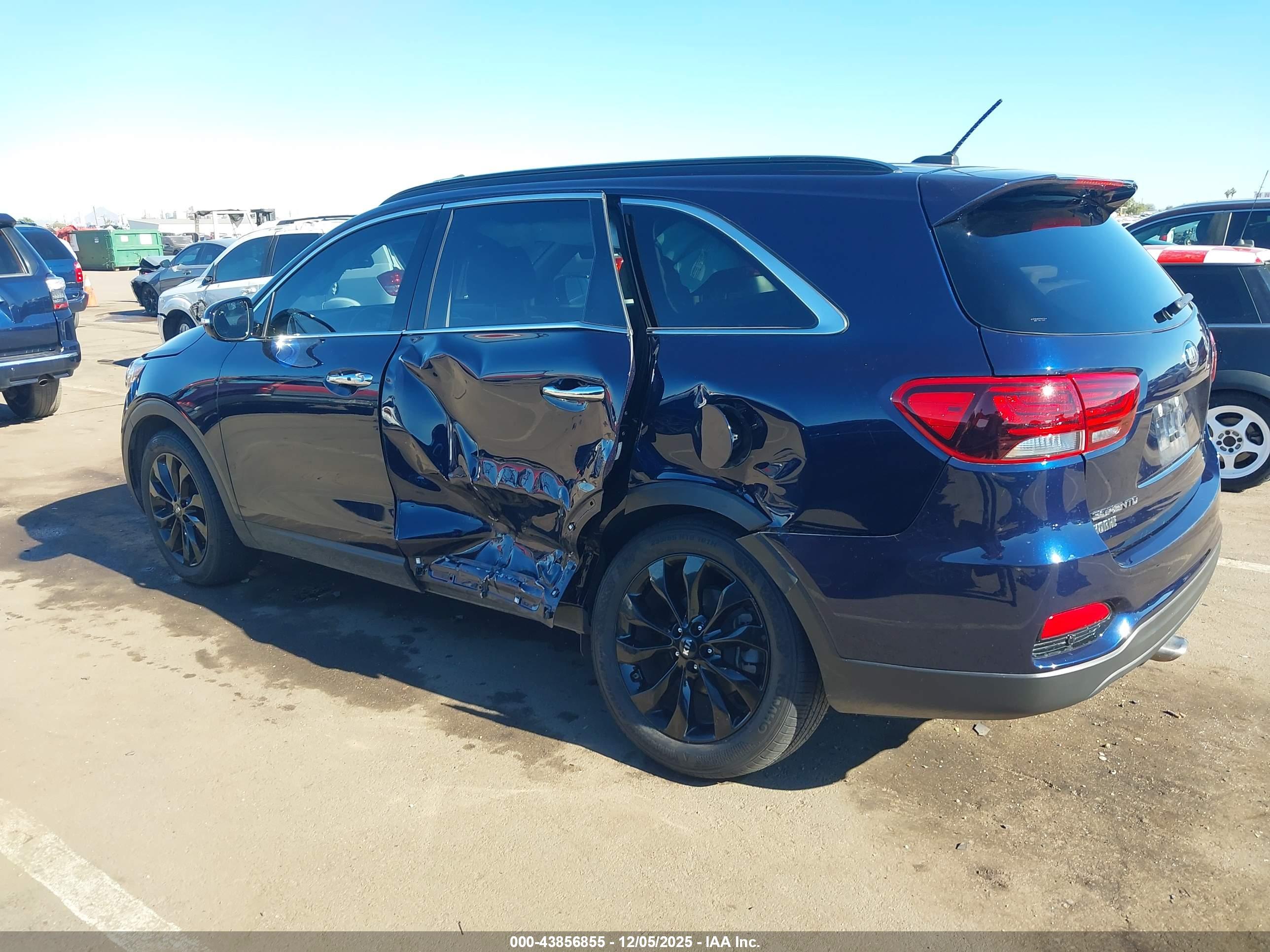 KIA SORENTO image 6