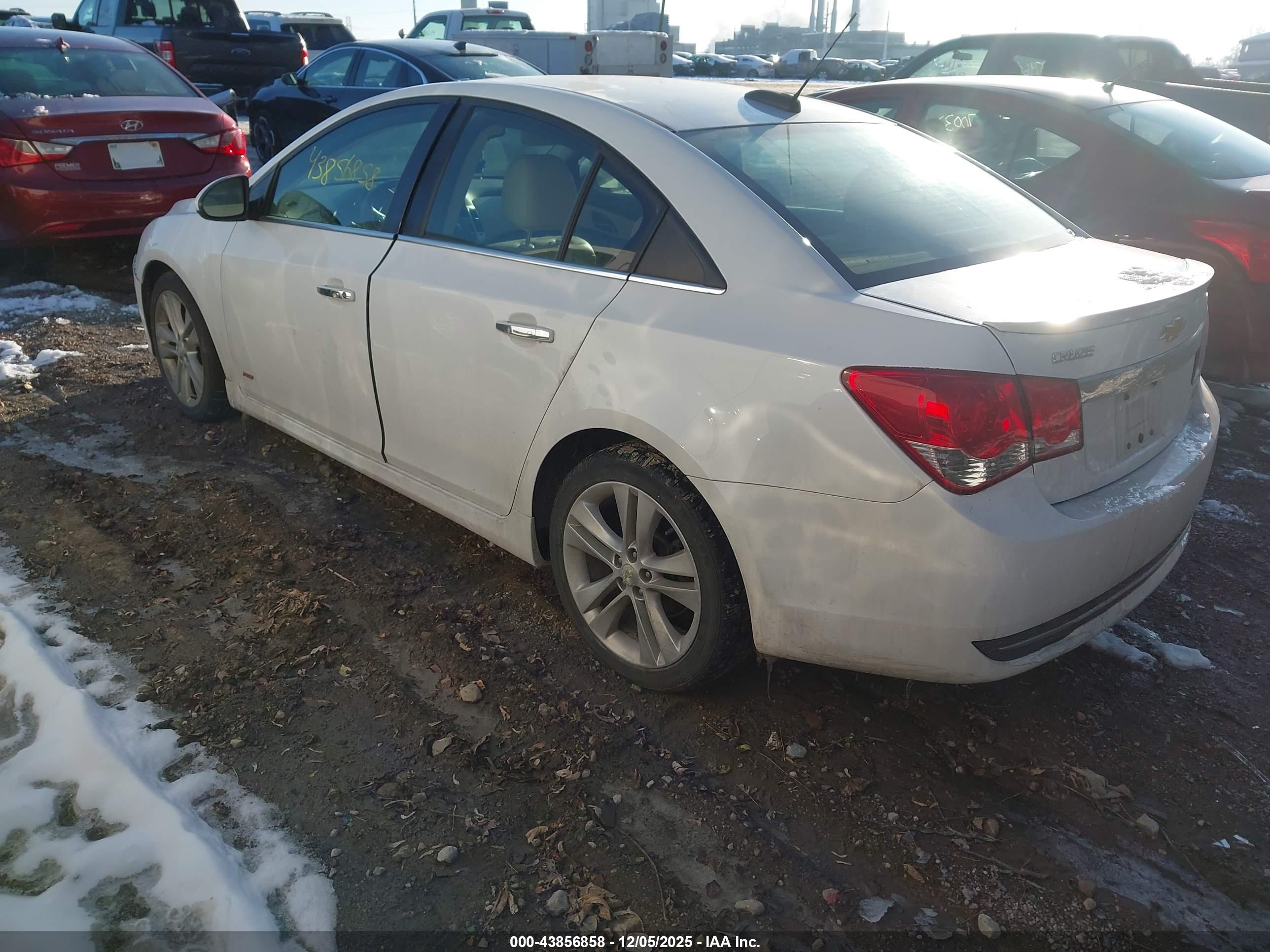 CHEVROLET CRUZE image 3