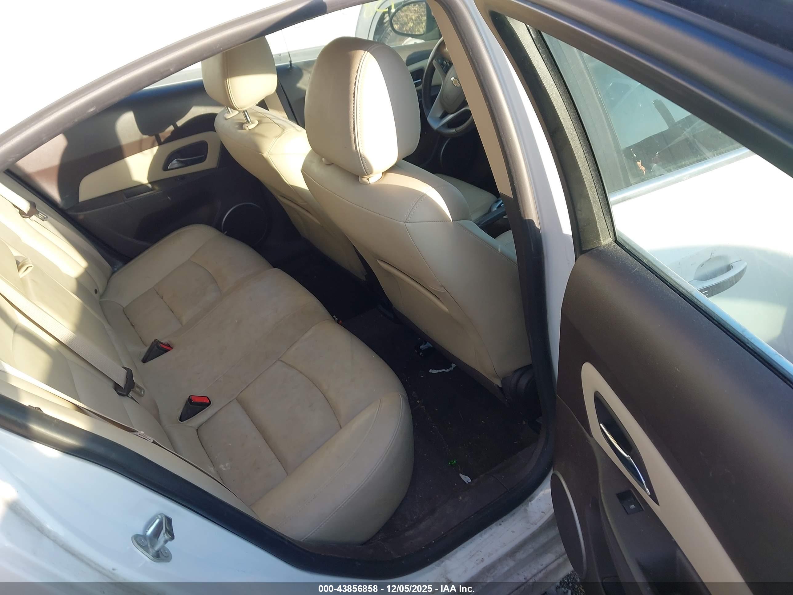 CHEVROLET CRUZE image 8