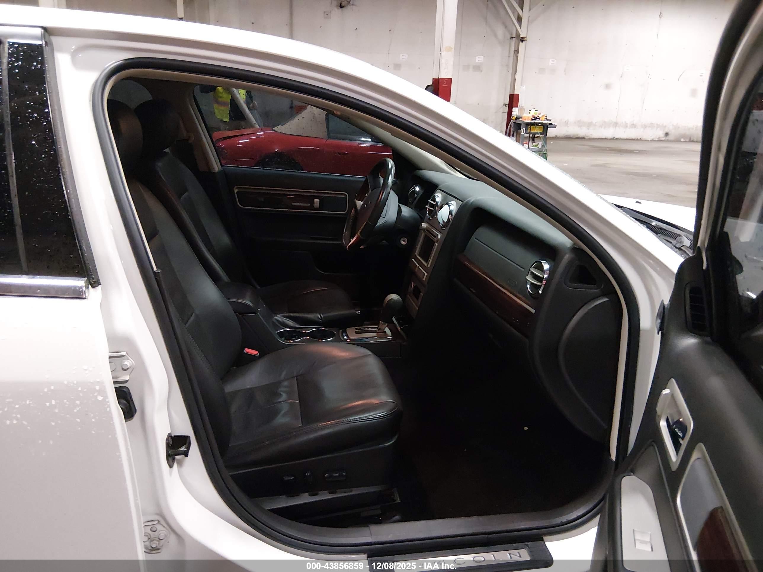 LINCOLN MKZ image 5