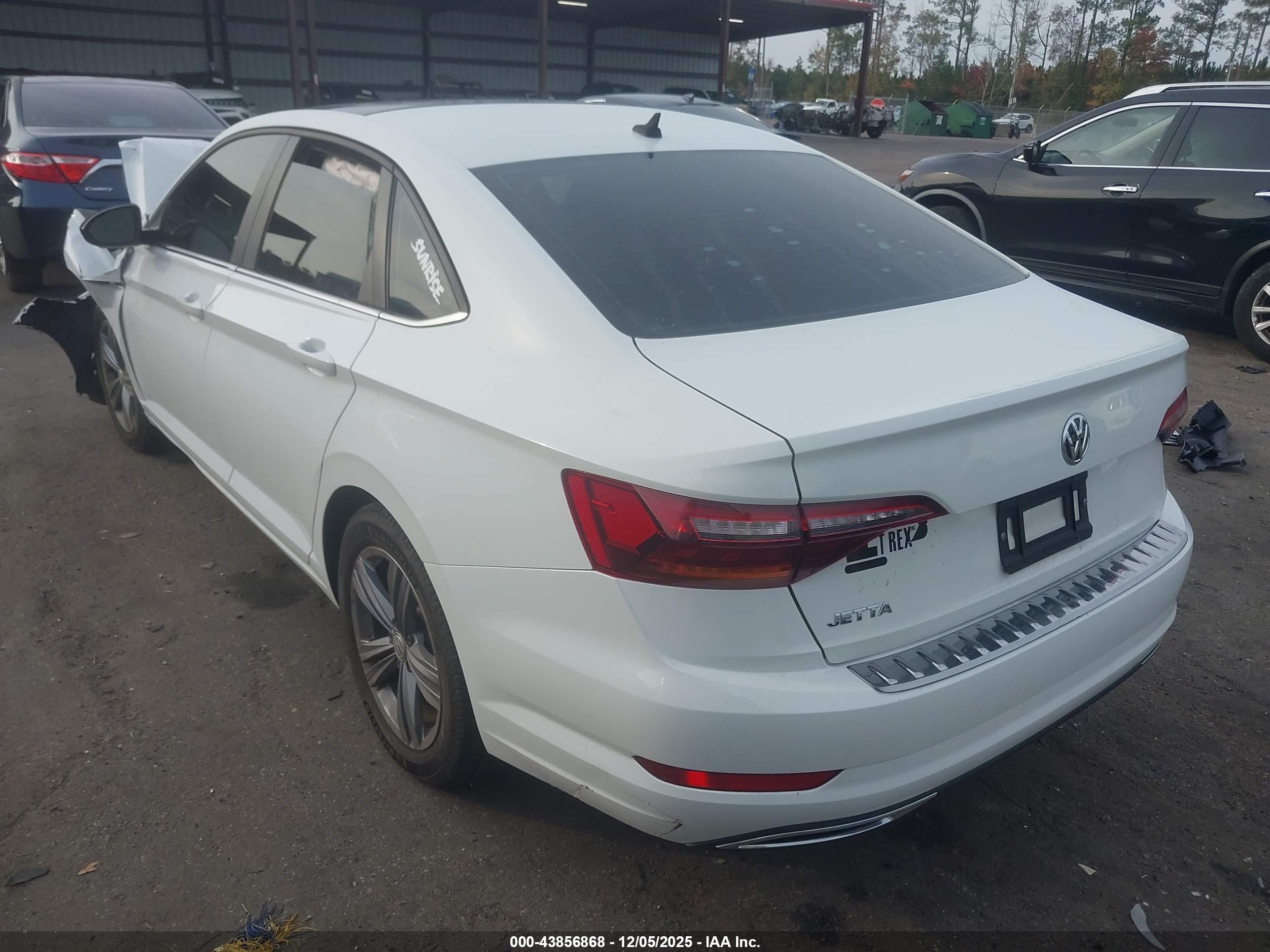VOLKSWAGEN JETTA image 3