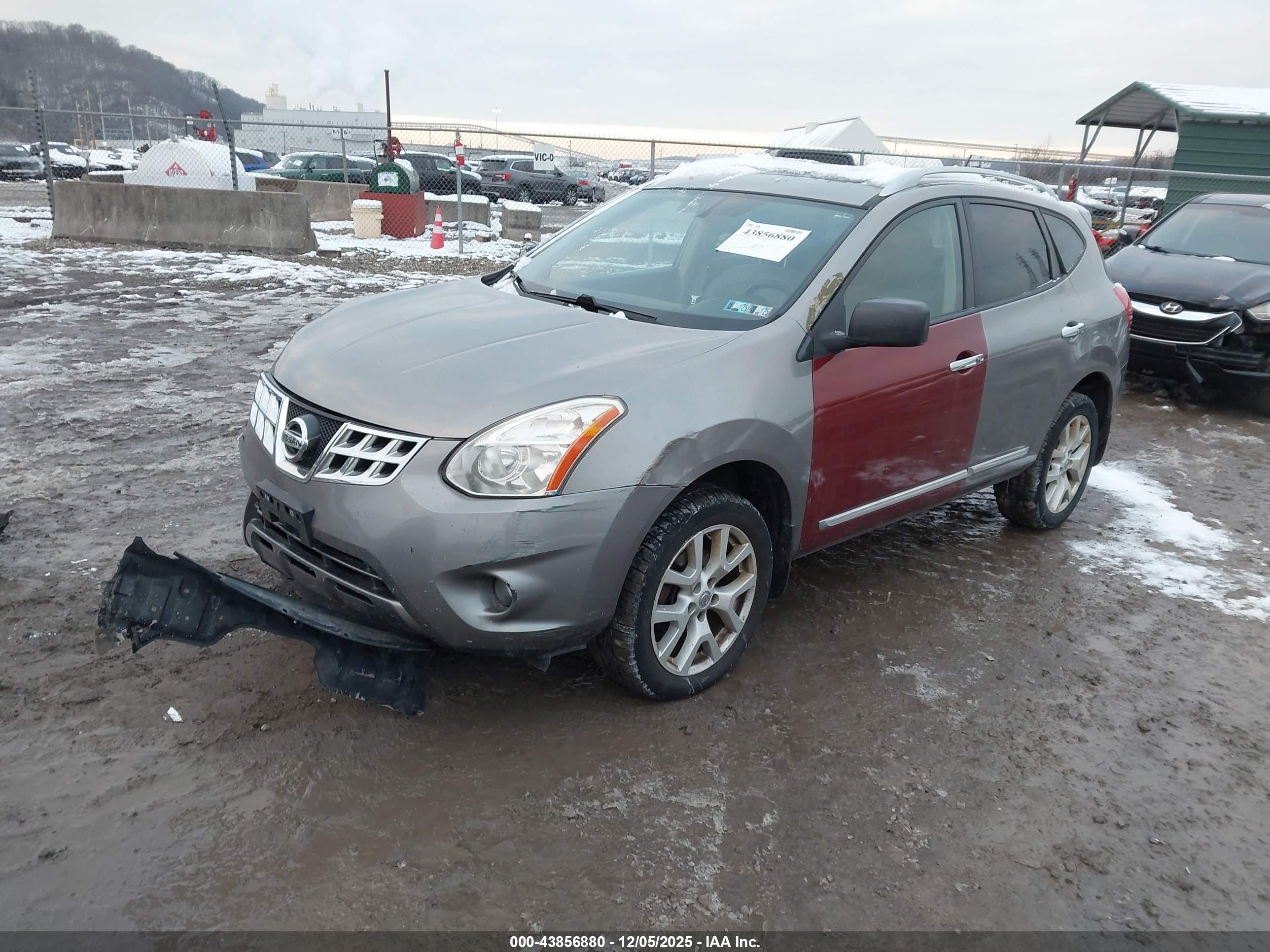 NISSAN ROGUE image 2