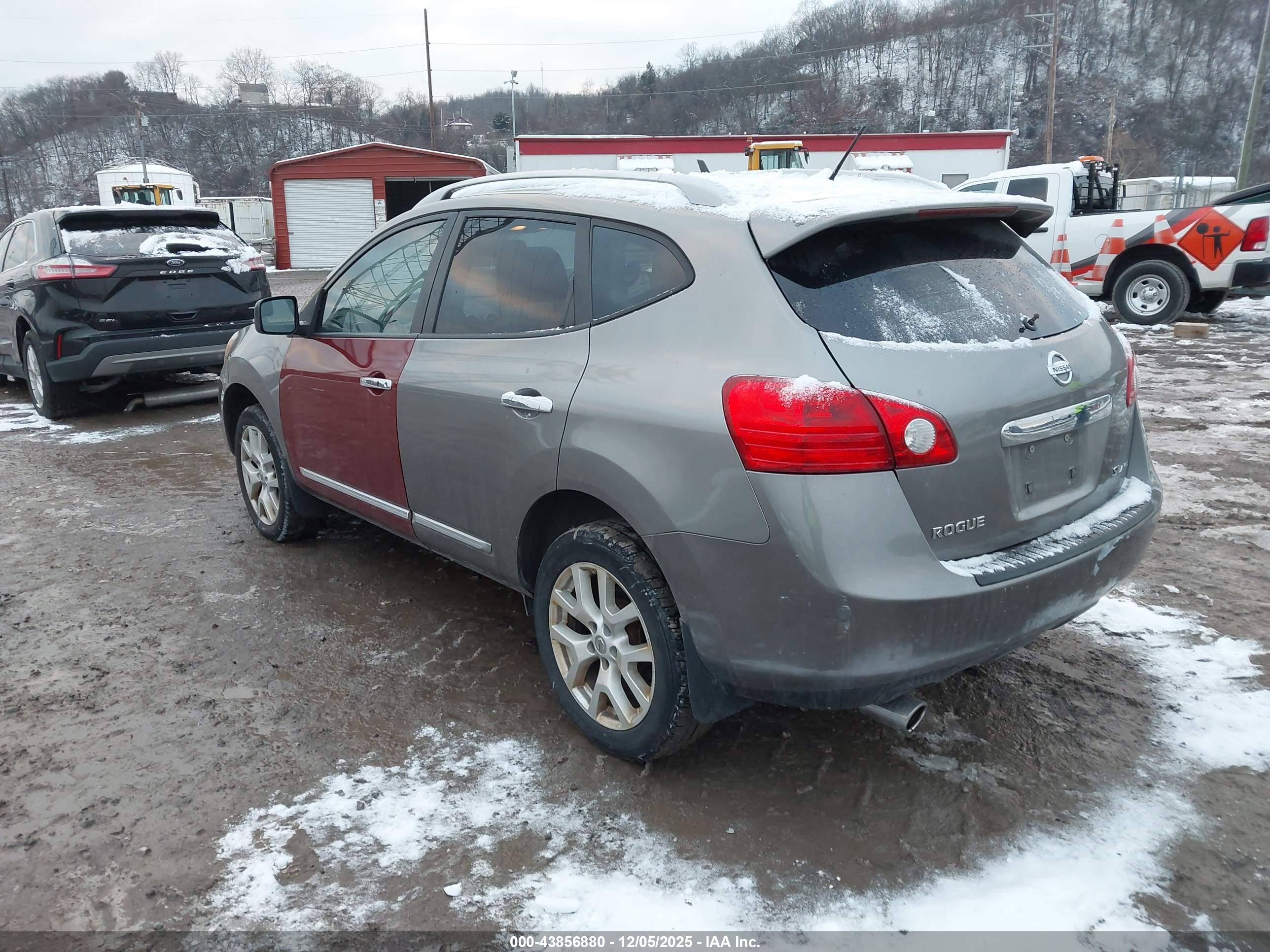 NISSAN ROGUE image 3