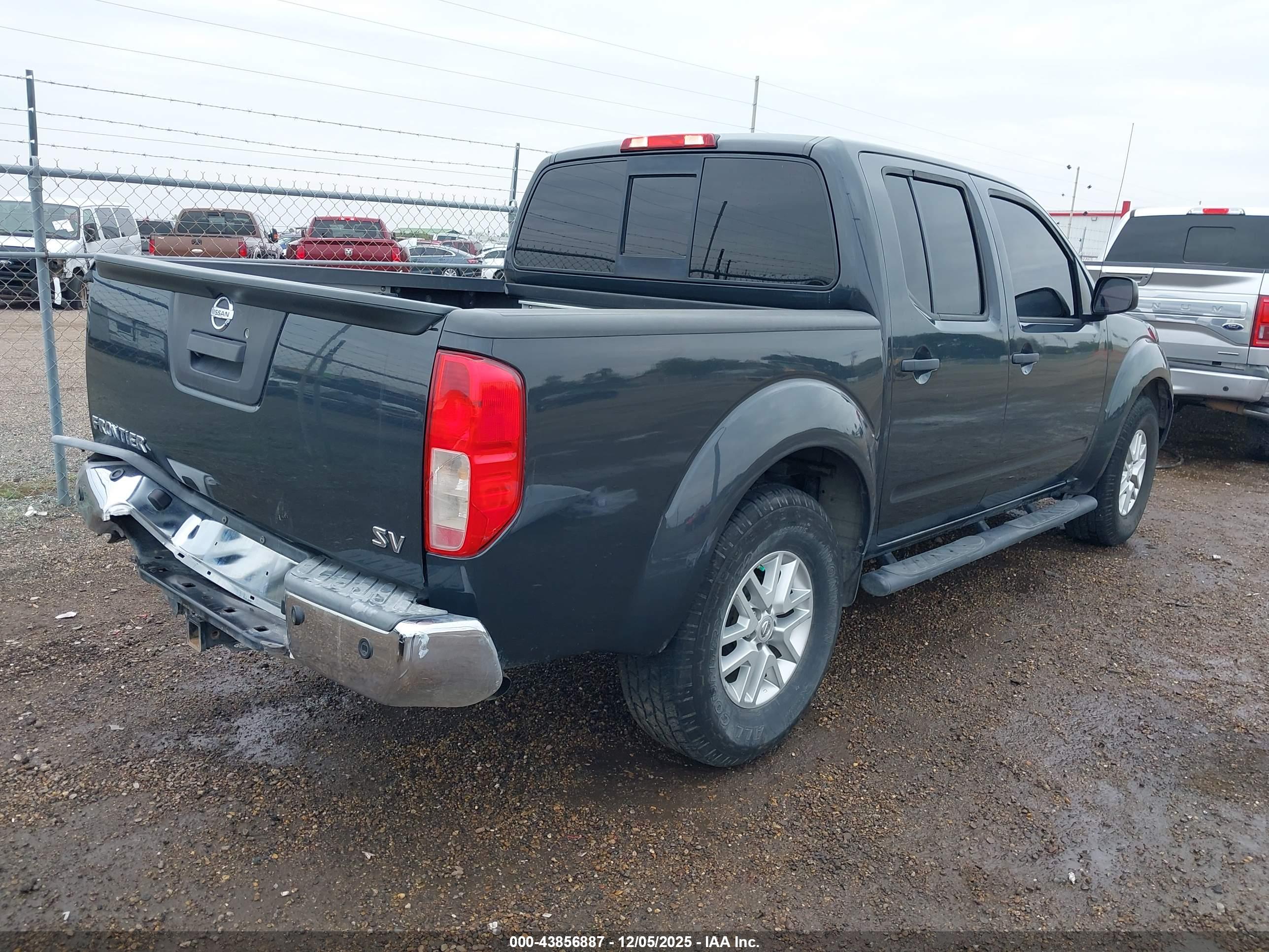 NISSAN FRONTIER image 4