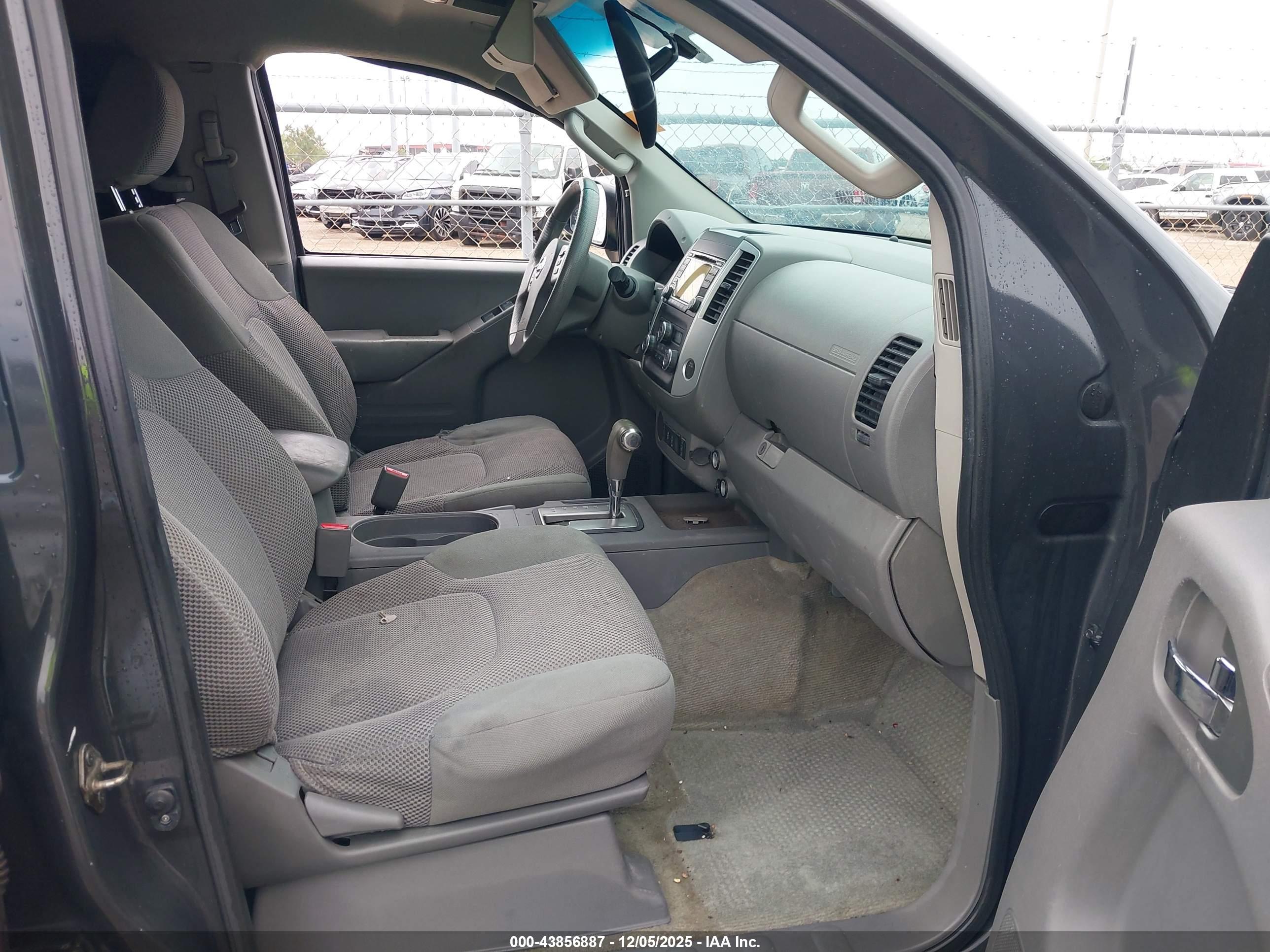 NISSAN FRONTIER image 5