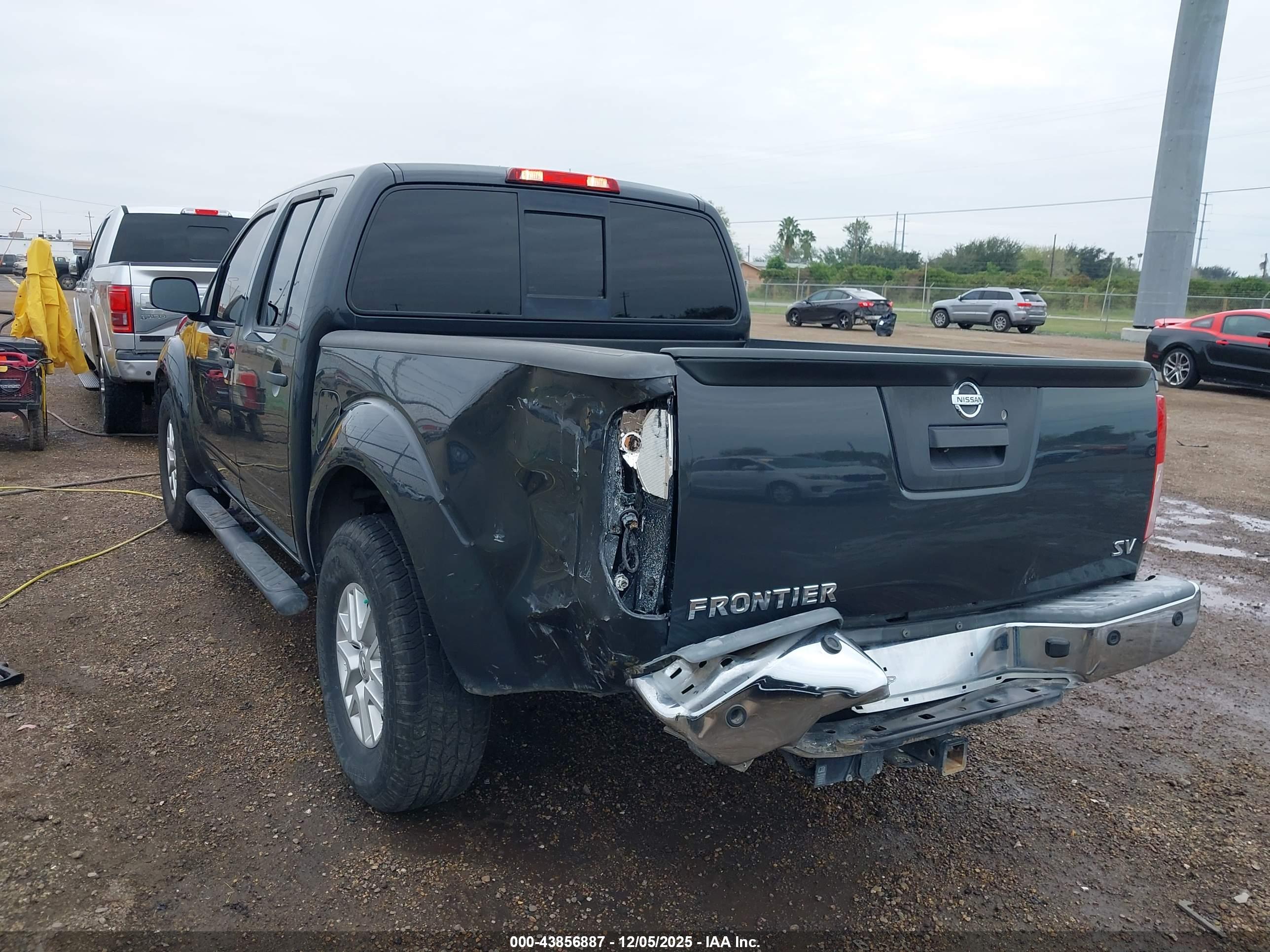 NISSAN FRONTIER image 6