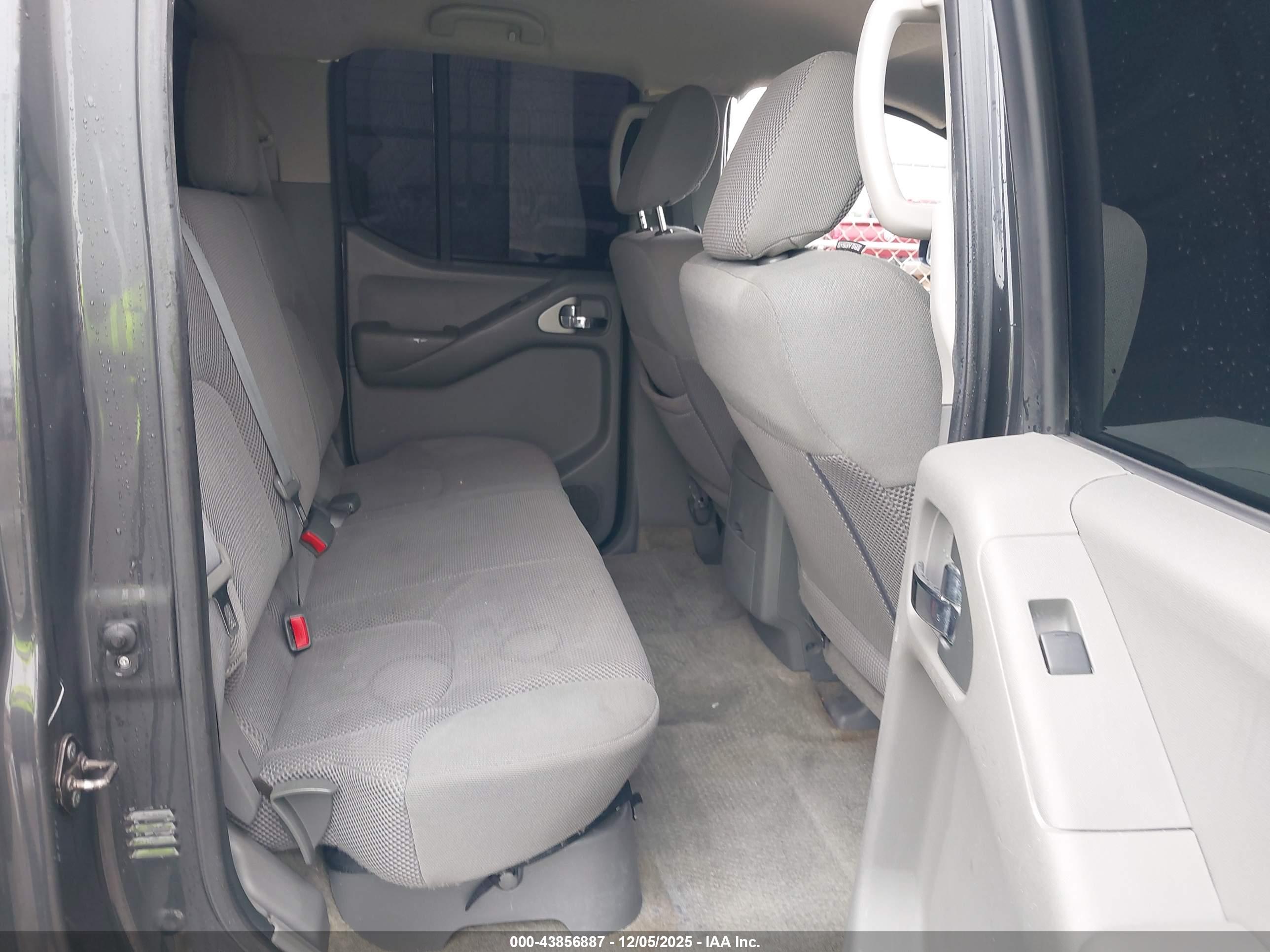 NISSAN FRONTIER image 8