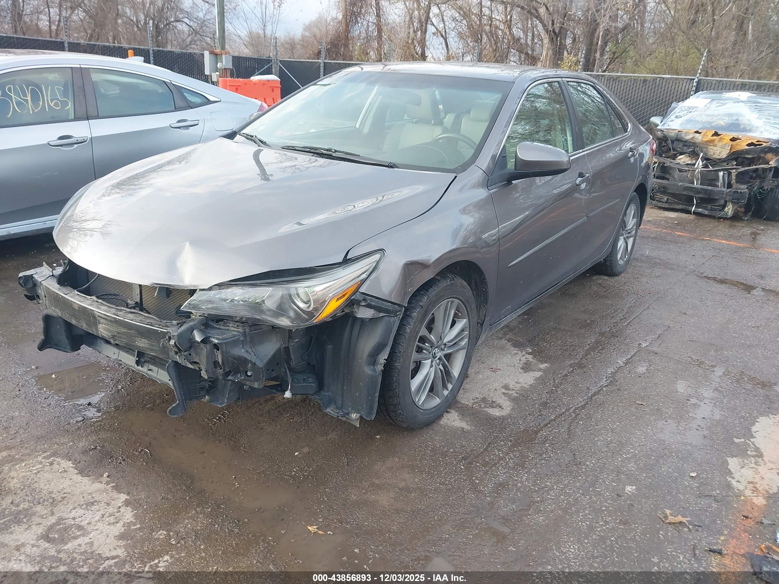 TOYOTA CAMRY image 2