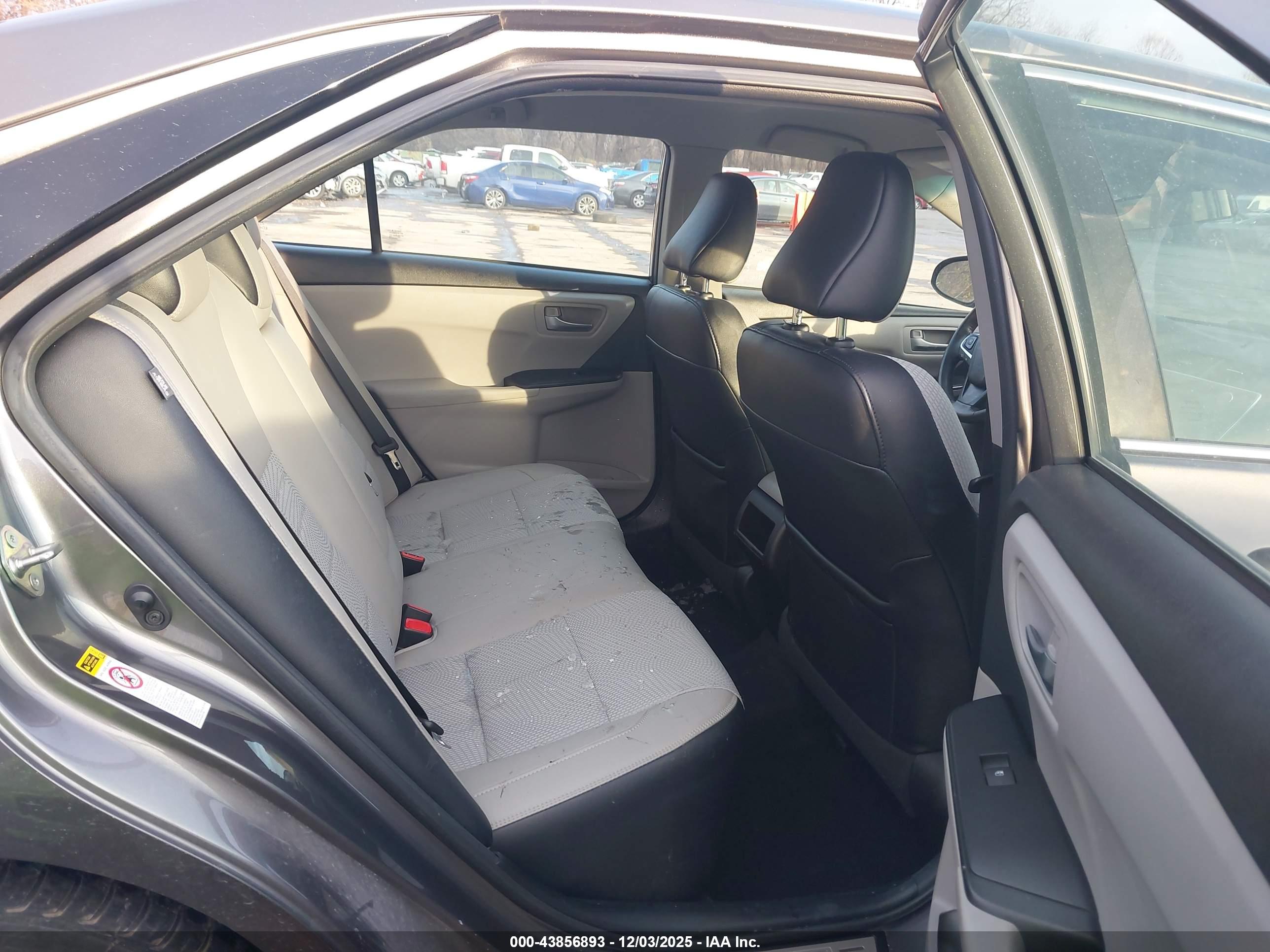 TOYOTA CAMRY image 8