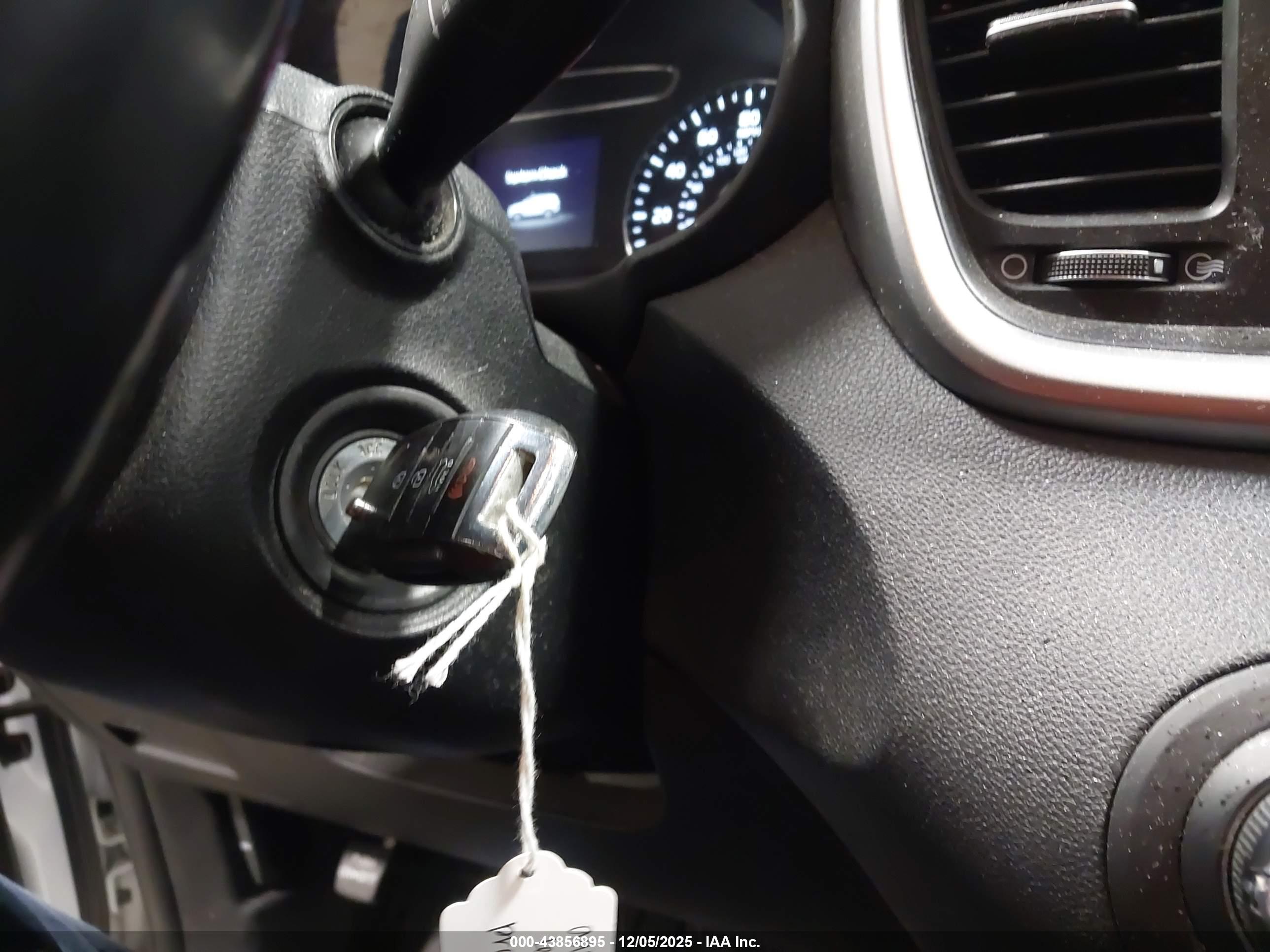 KIA SORENTO image 11