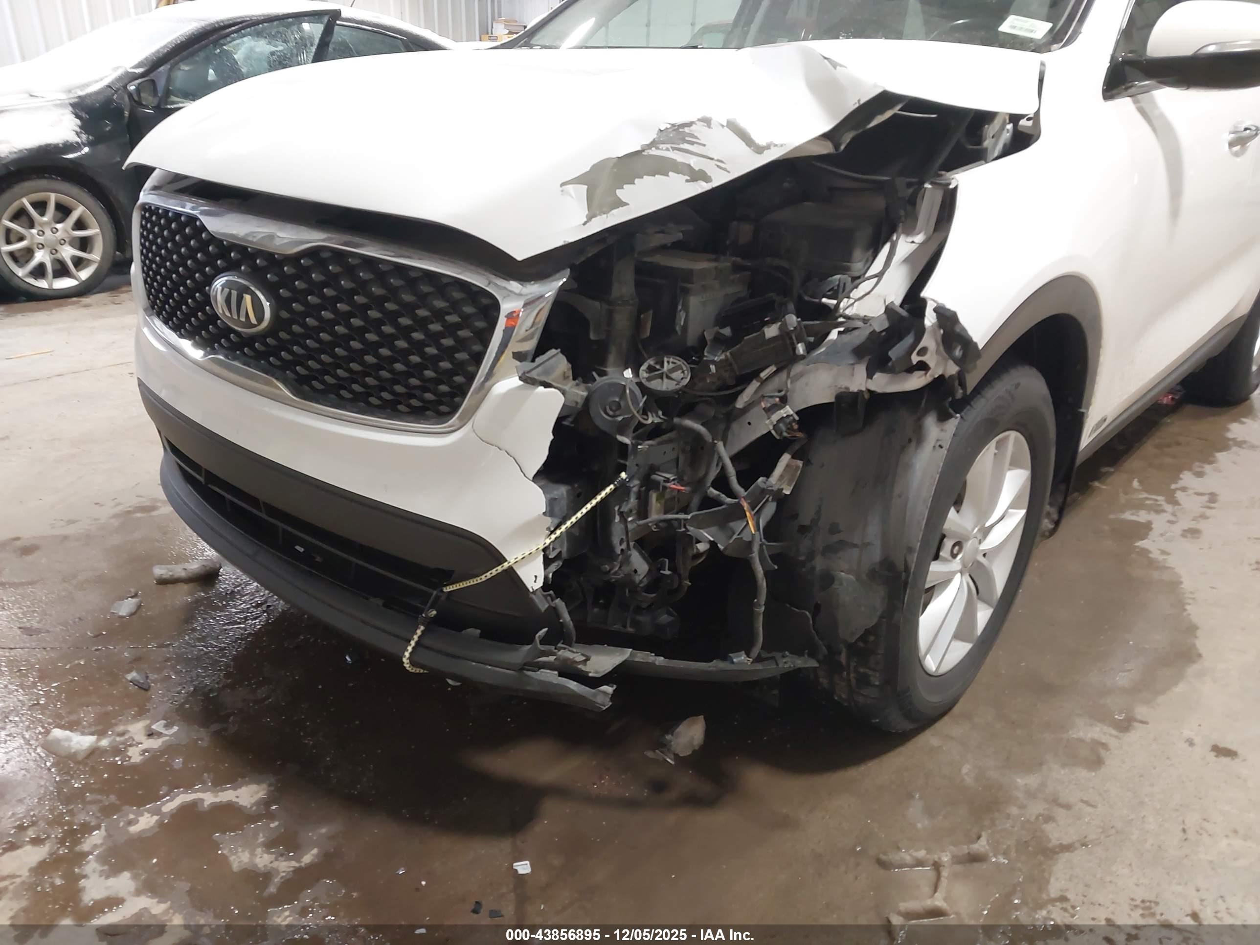 KIA SORENTO image 6