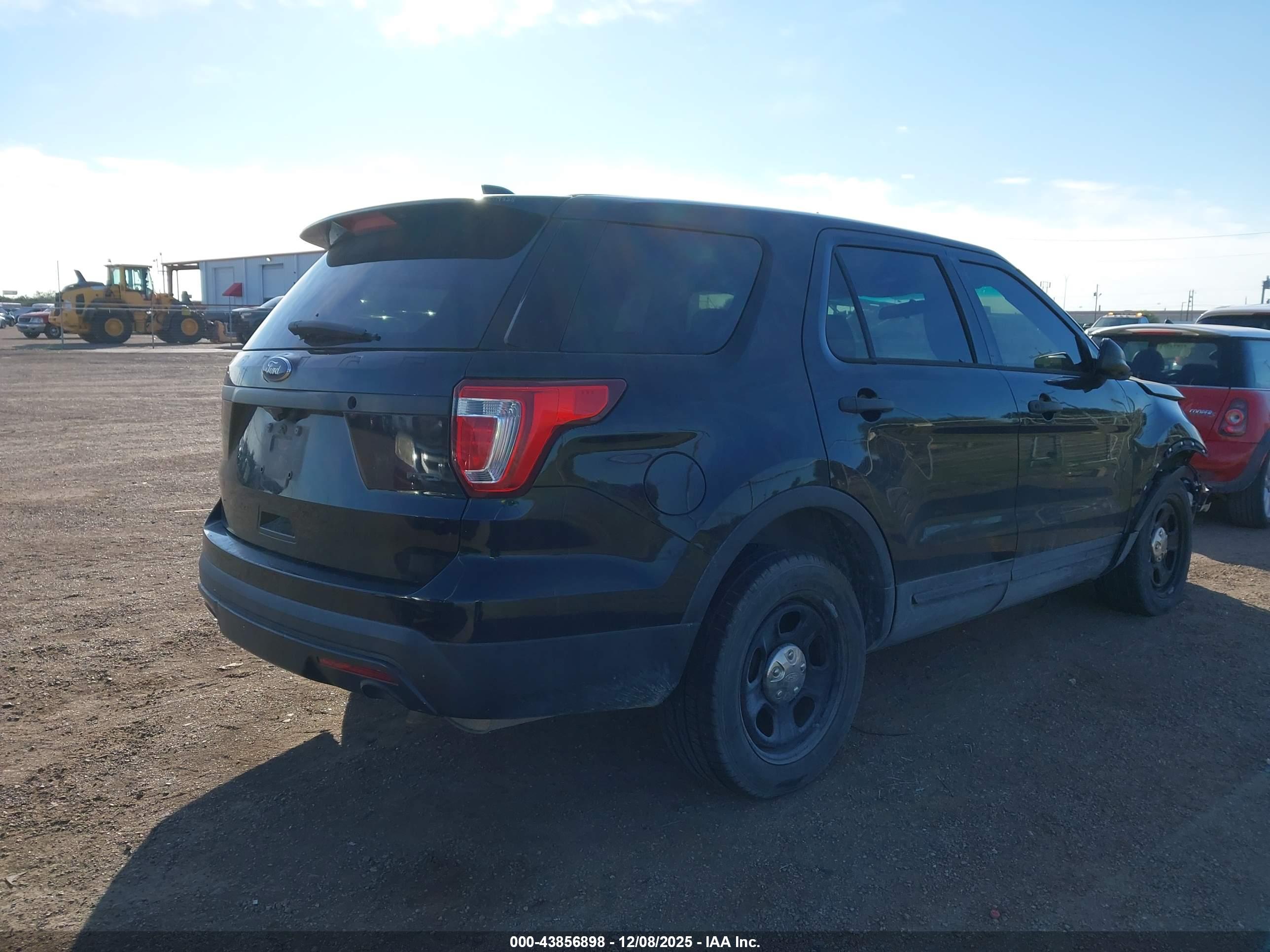 FORD UTILITY image 4