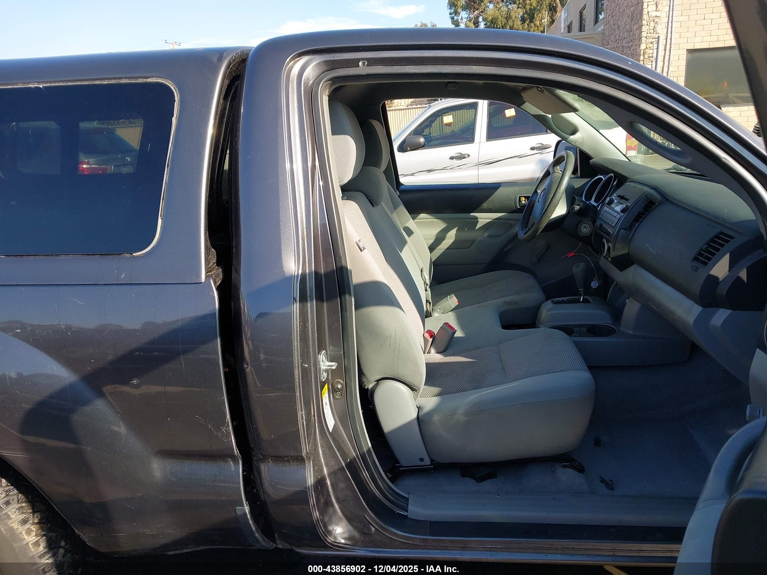 TOYOTA TACOMA image 5