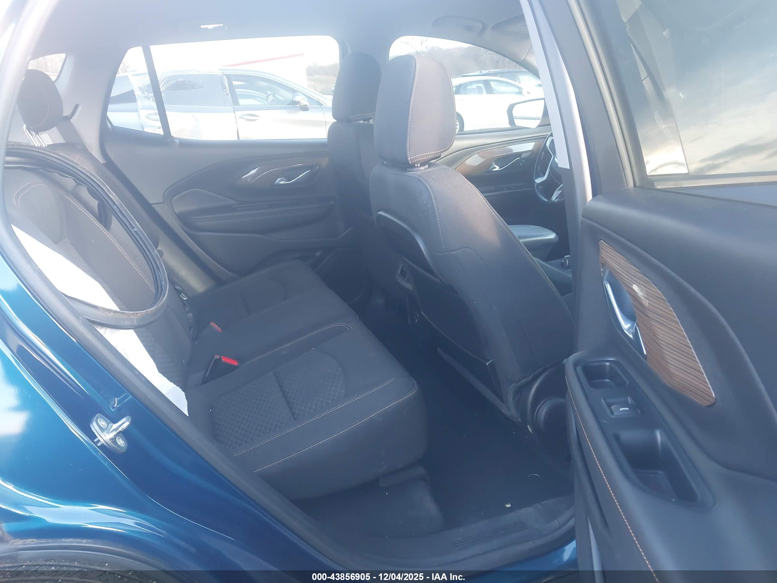 GMC TERRAIN image 8