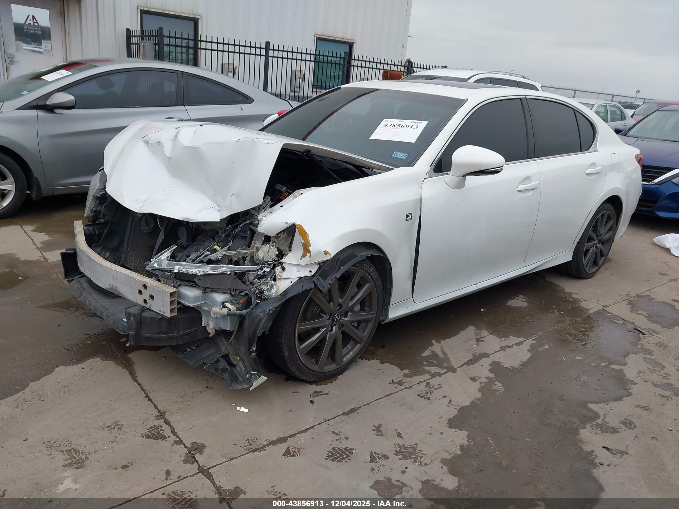 LEXUS GS image 2