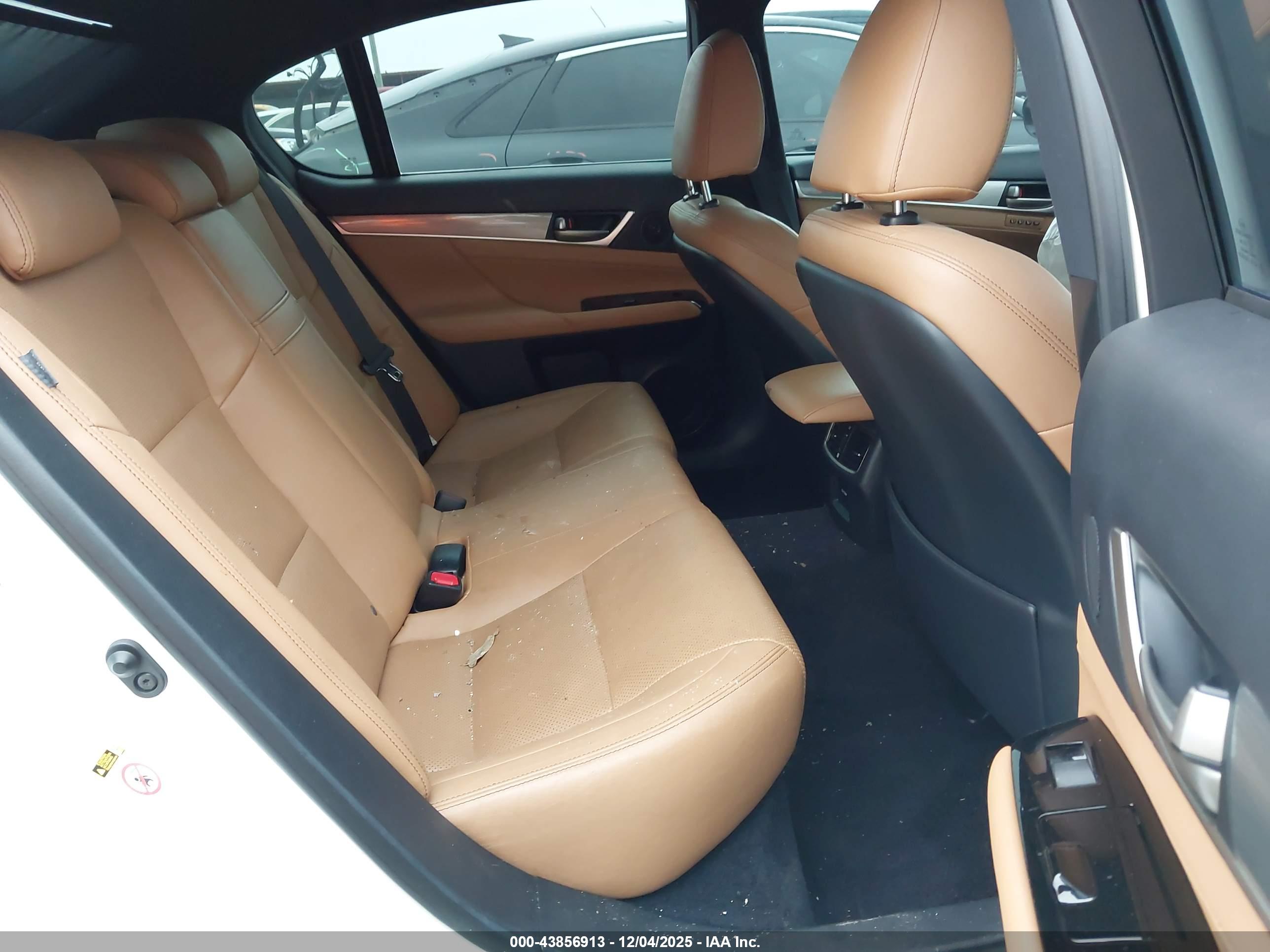 LEXUS GS image 8