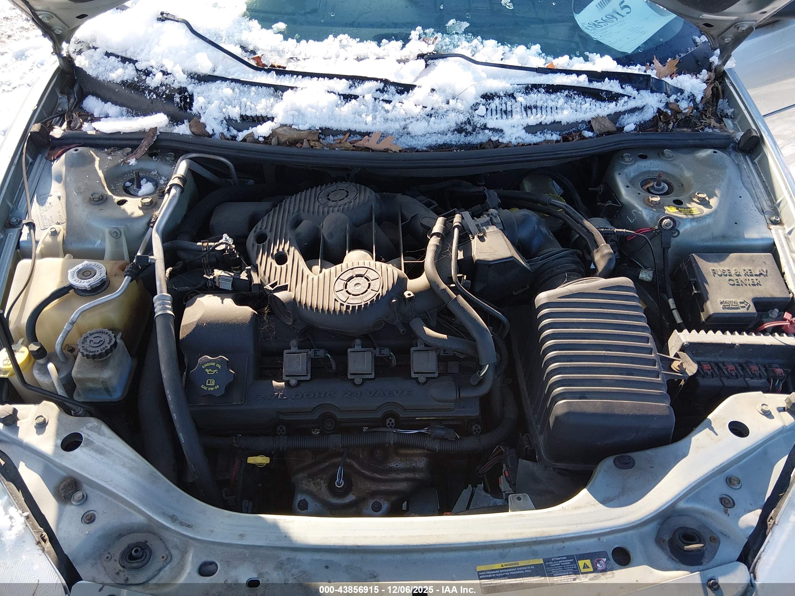 DODGE STRATUS image 10