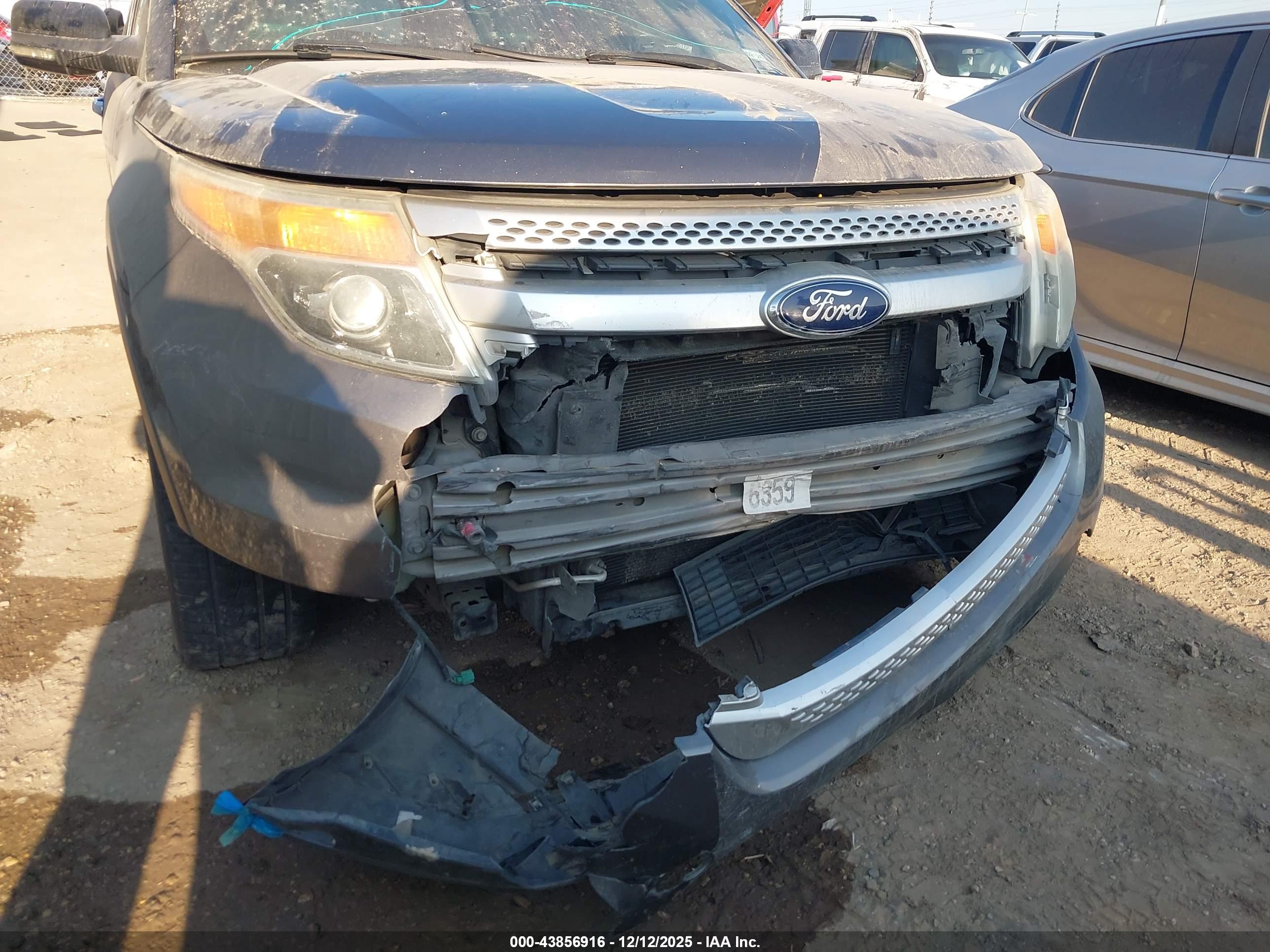 FORD EXPLORER image 6