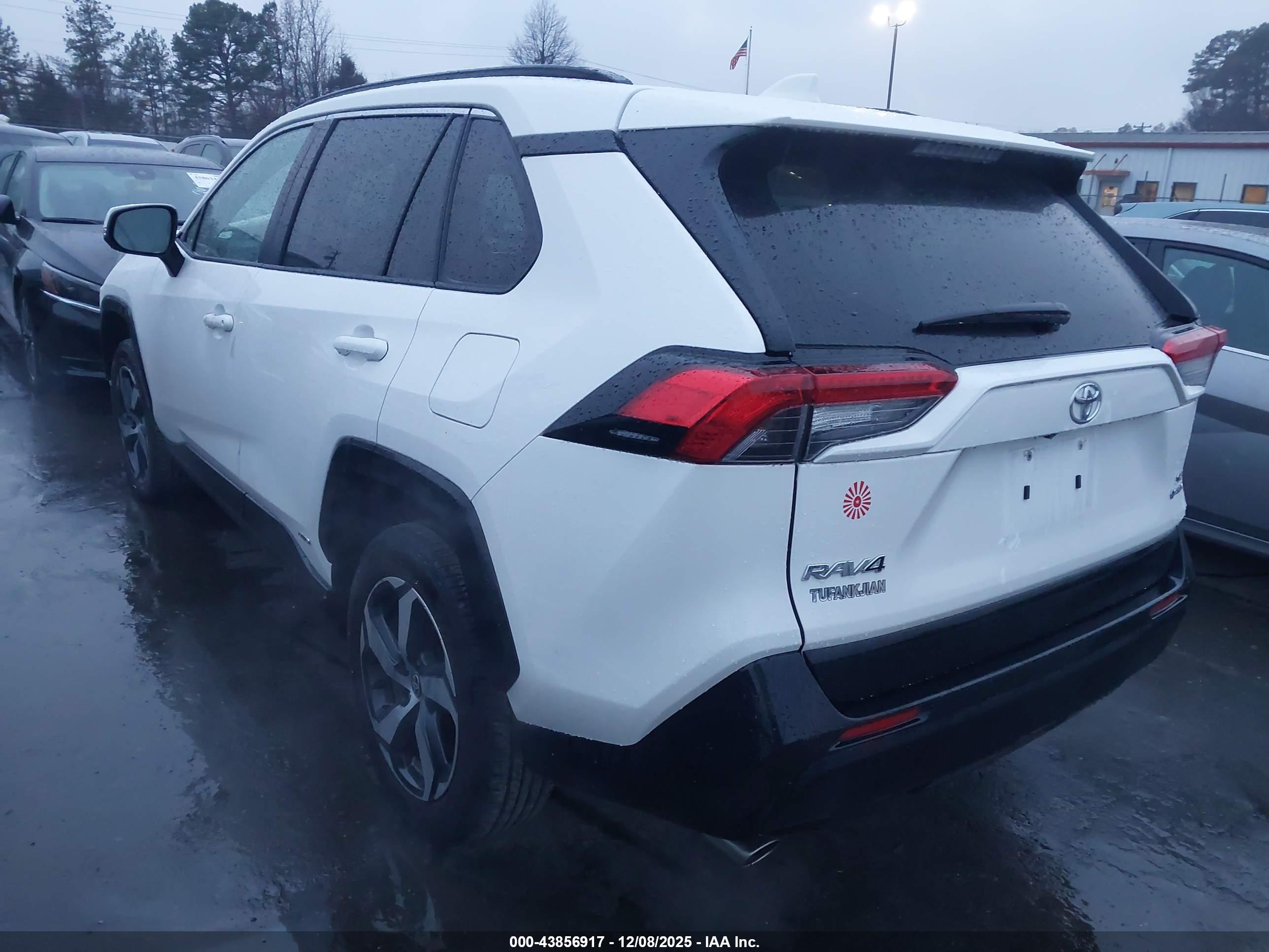 TOYOTA RAV4 image 3
