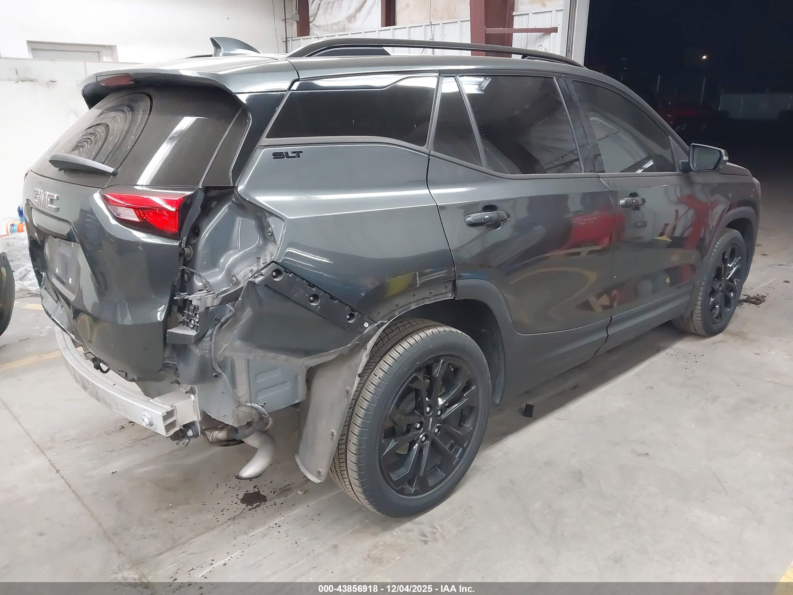 GMC TERRAIN image 4