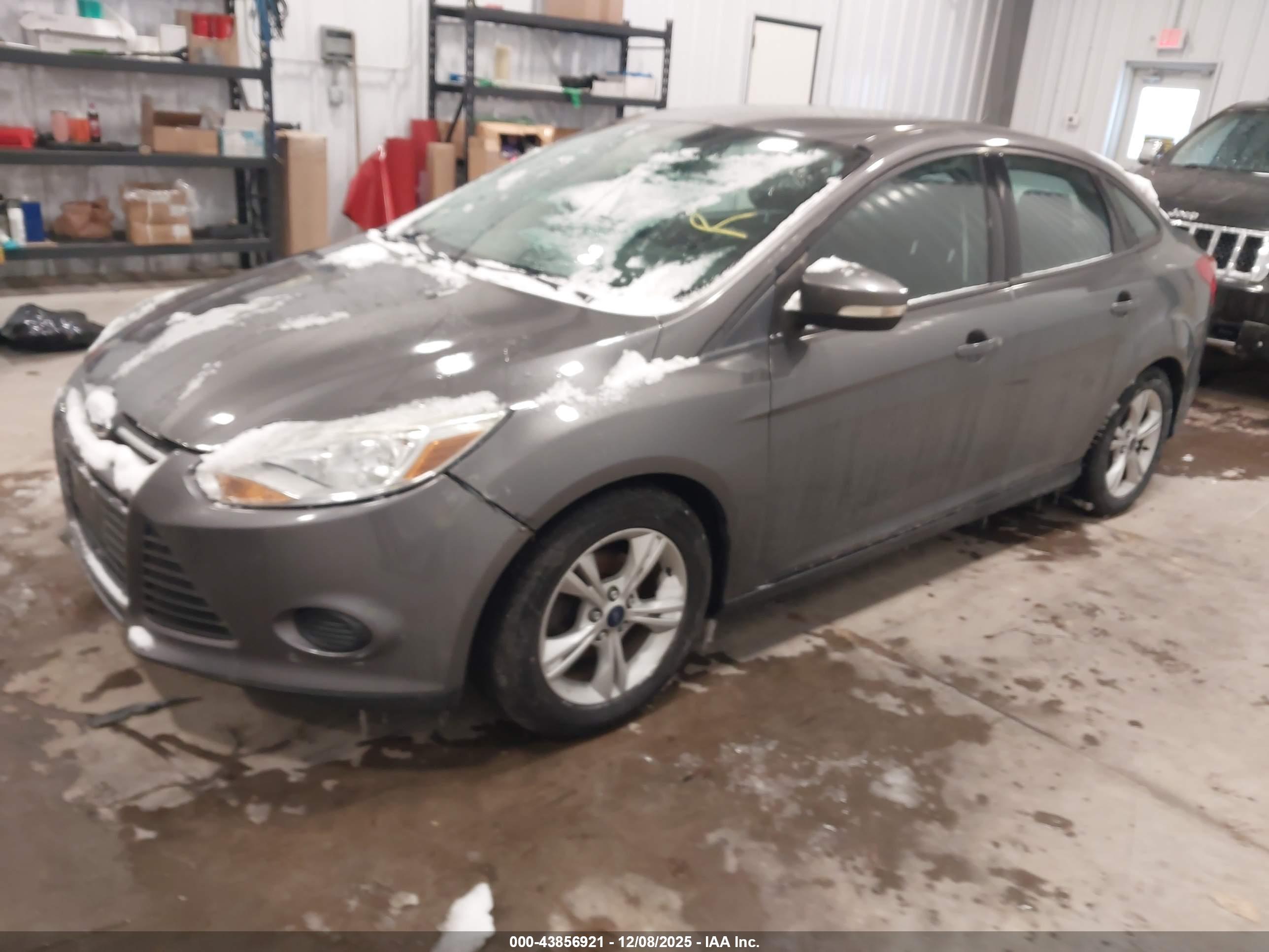 FORD FOCUS image 2