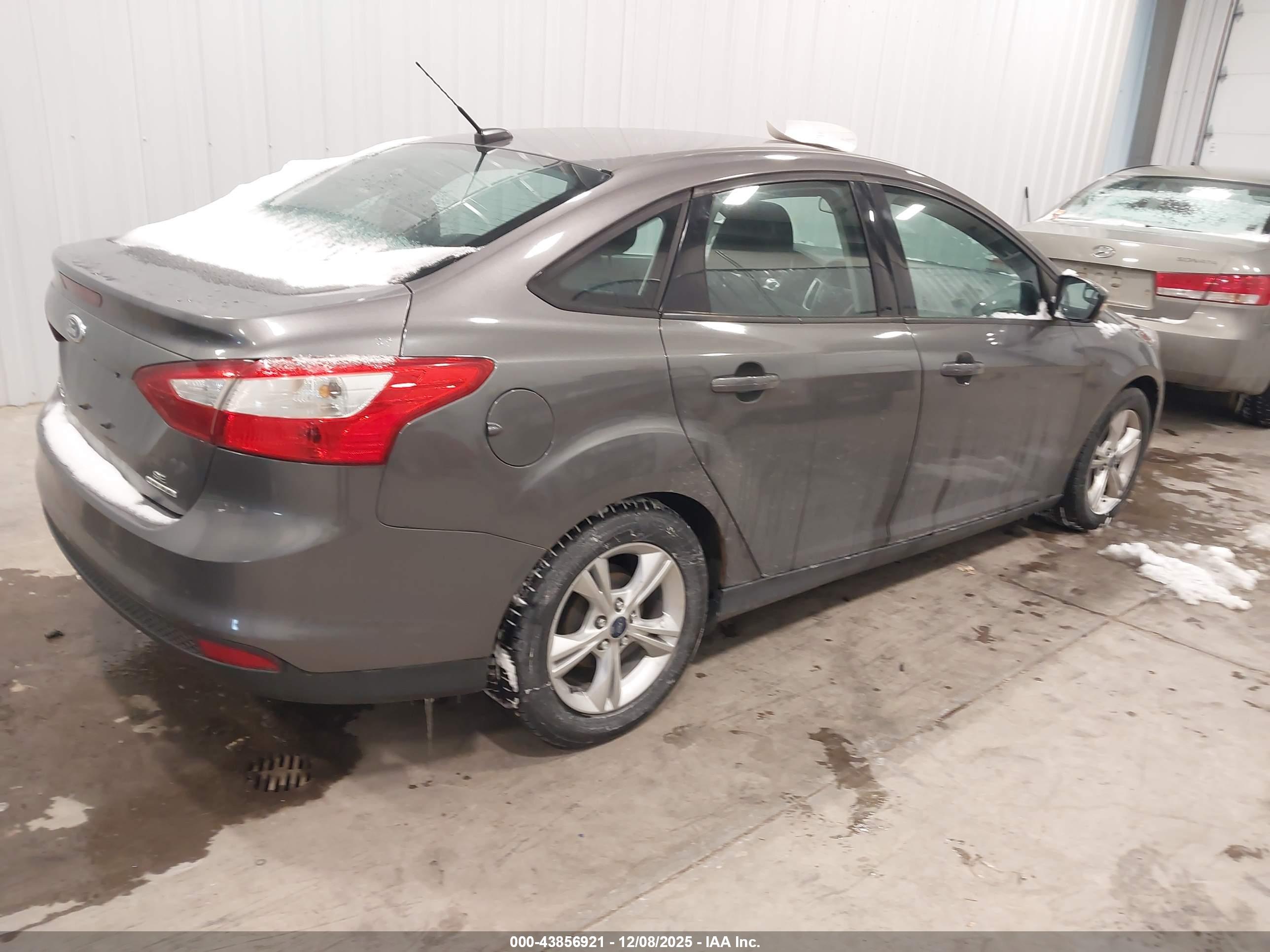 FORD FOCUS image 4
