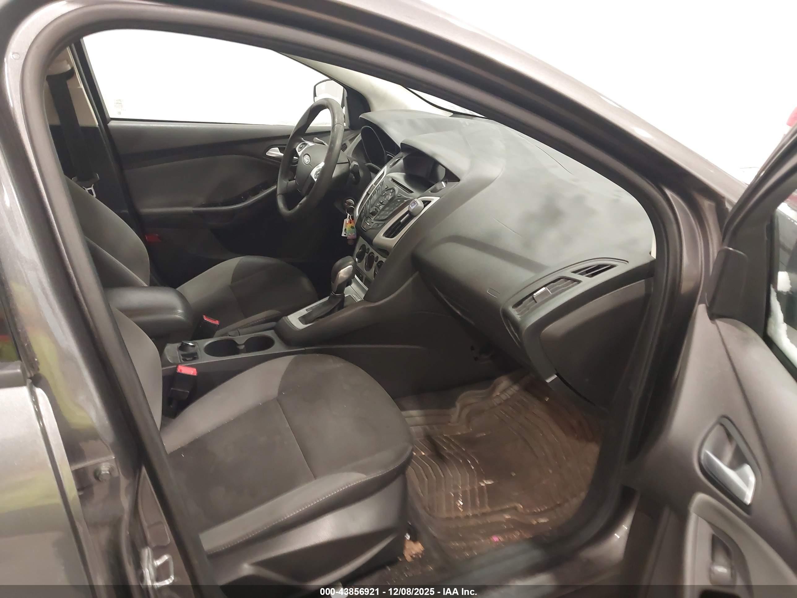 FORD FOCUS image 5
