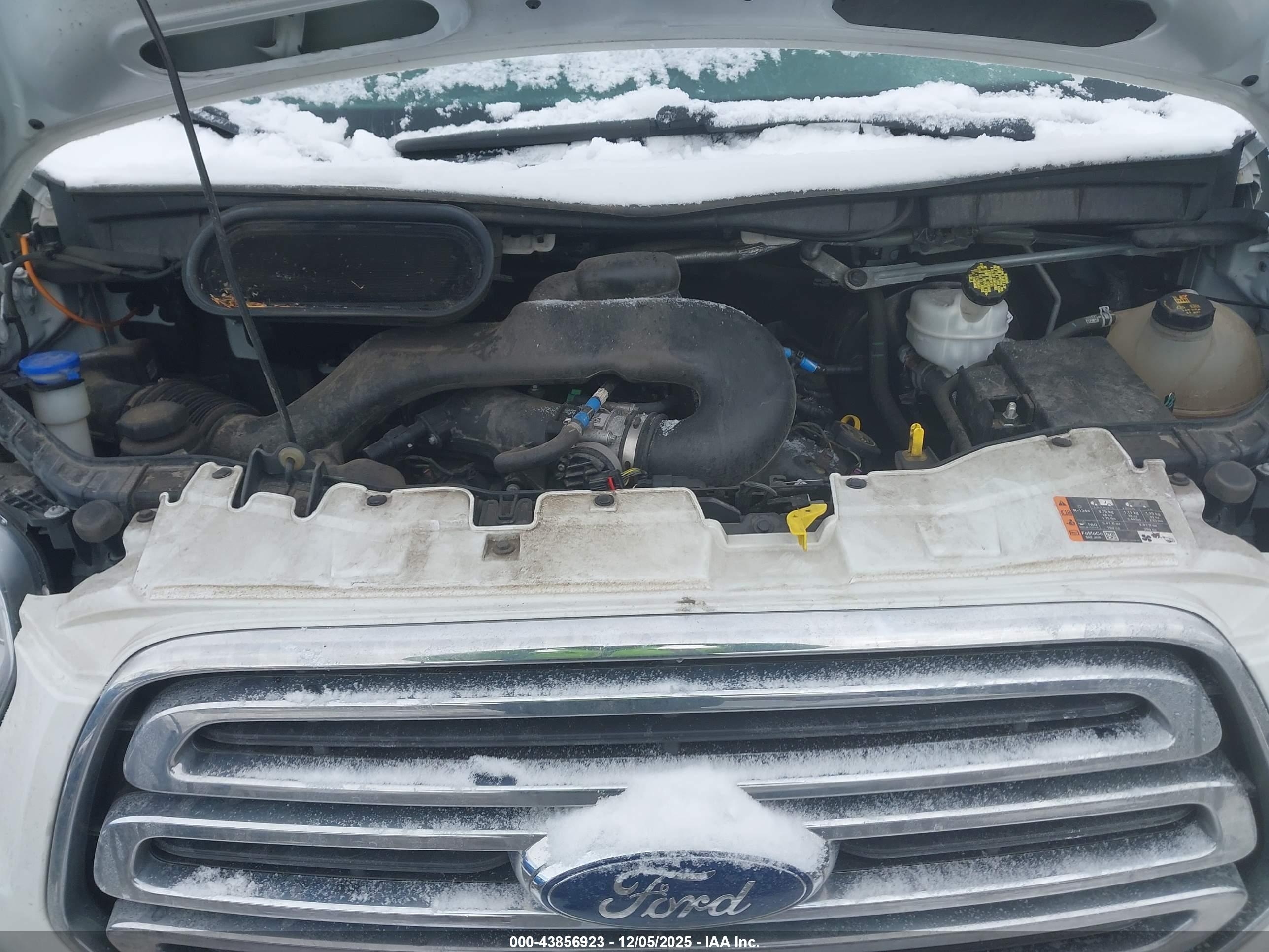 FORD TRANSIT-250 image 10