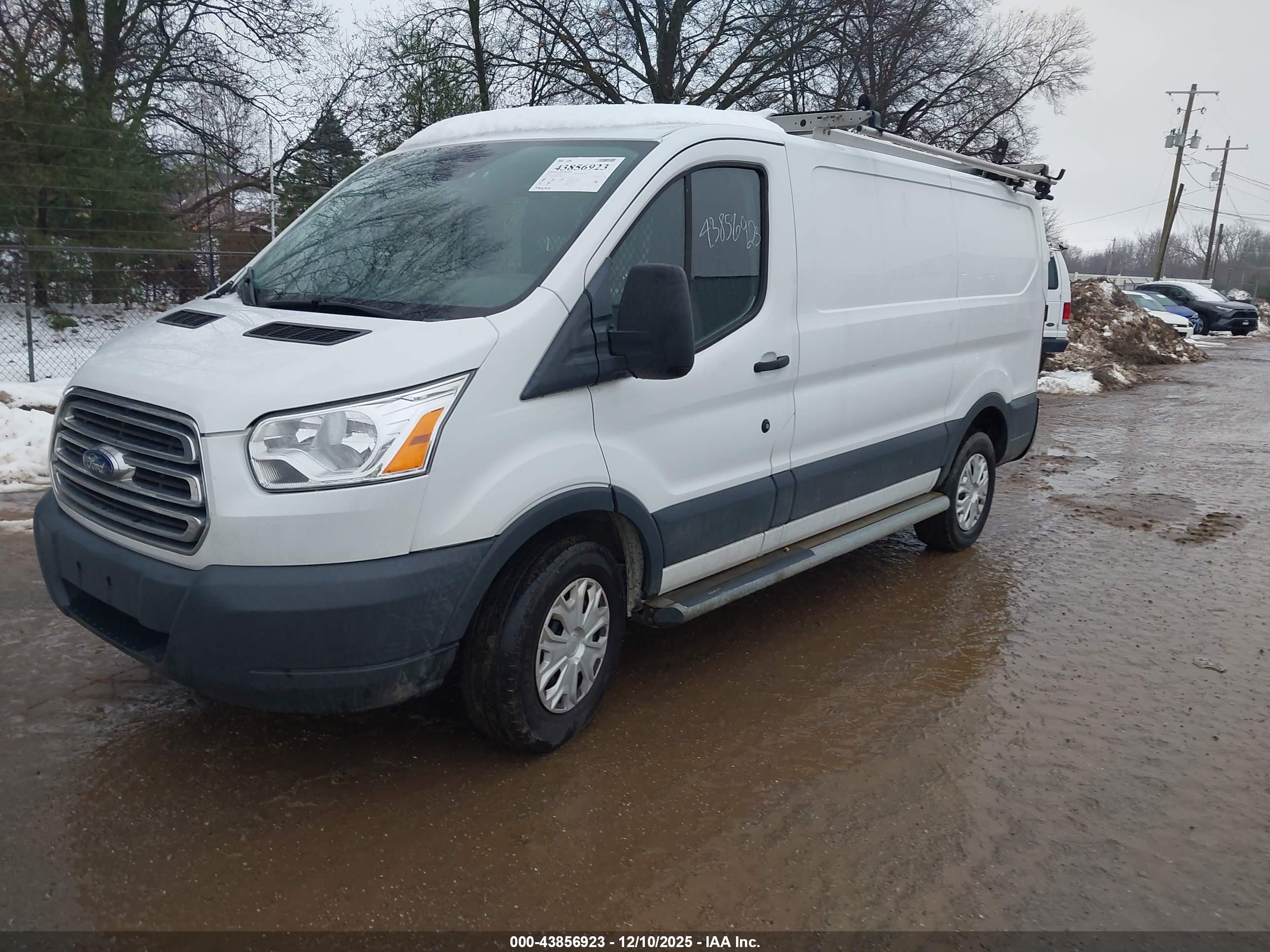 FORD TRANSIT-250 image 2