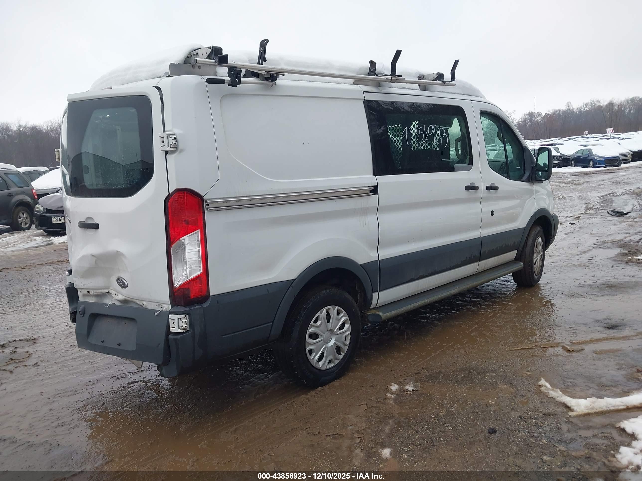 FORD TRANSIT-250 image 4