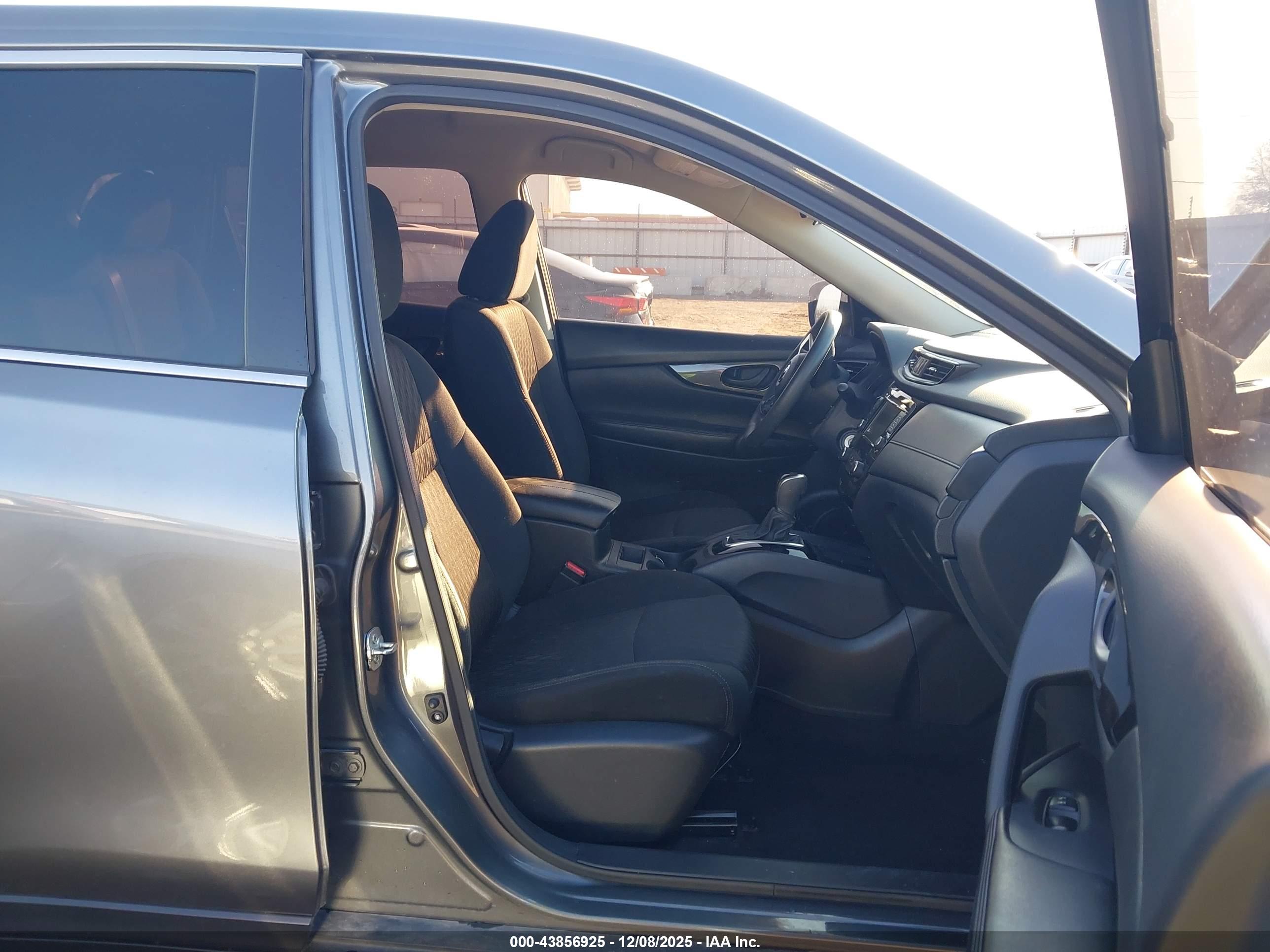 NISSAN ROGUE image 5