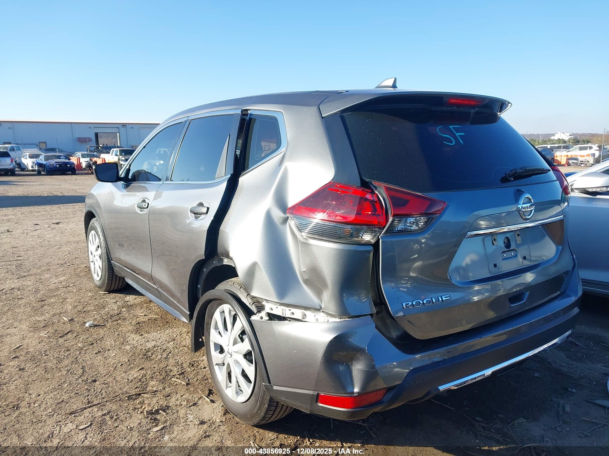 NISSAN ROGUE image 6