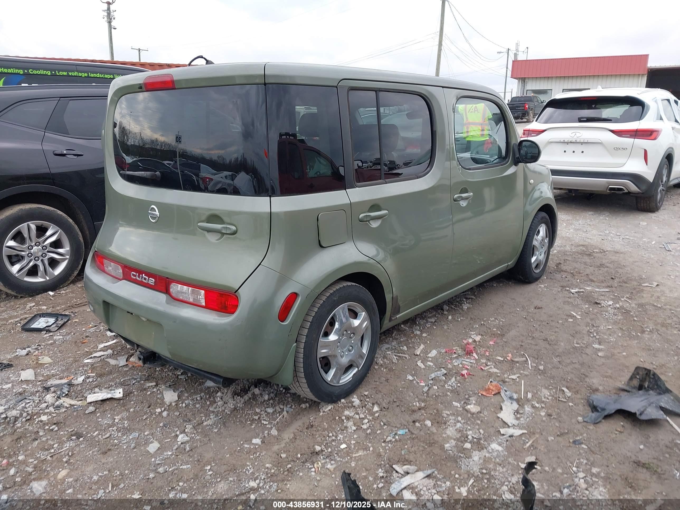 NISSAN CUBE image 4