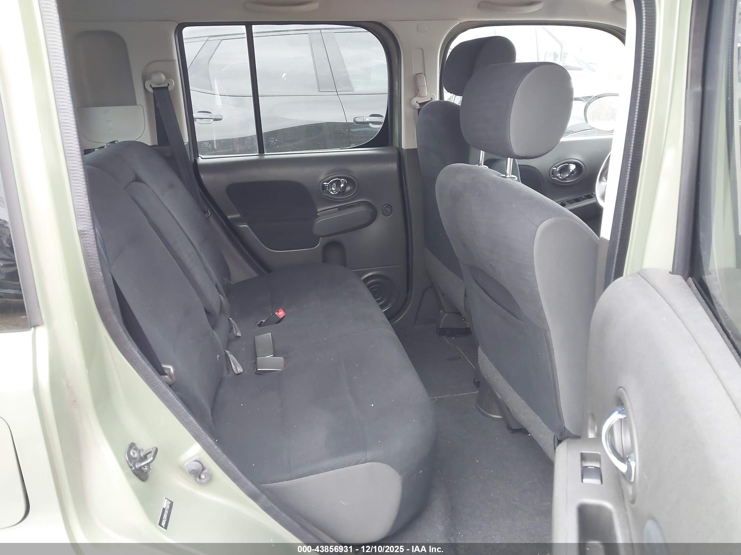 NISSAN CUBE image 8