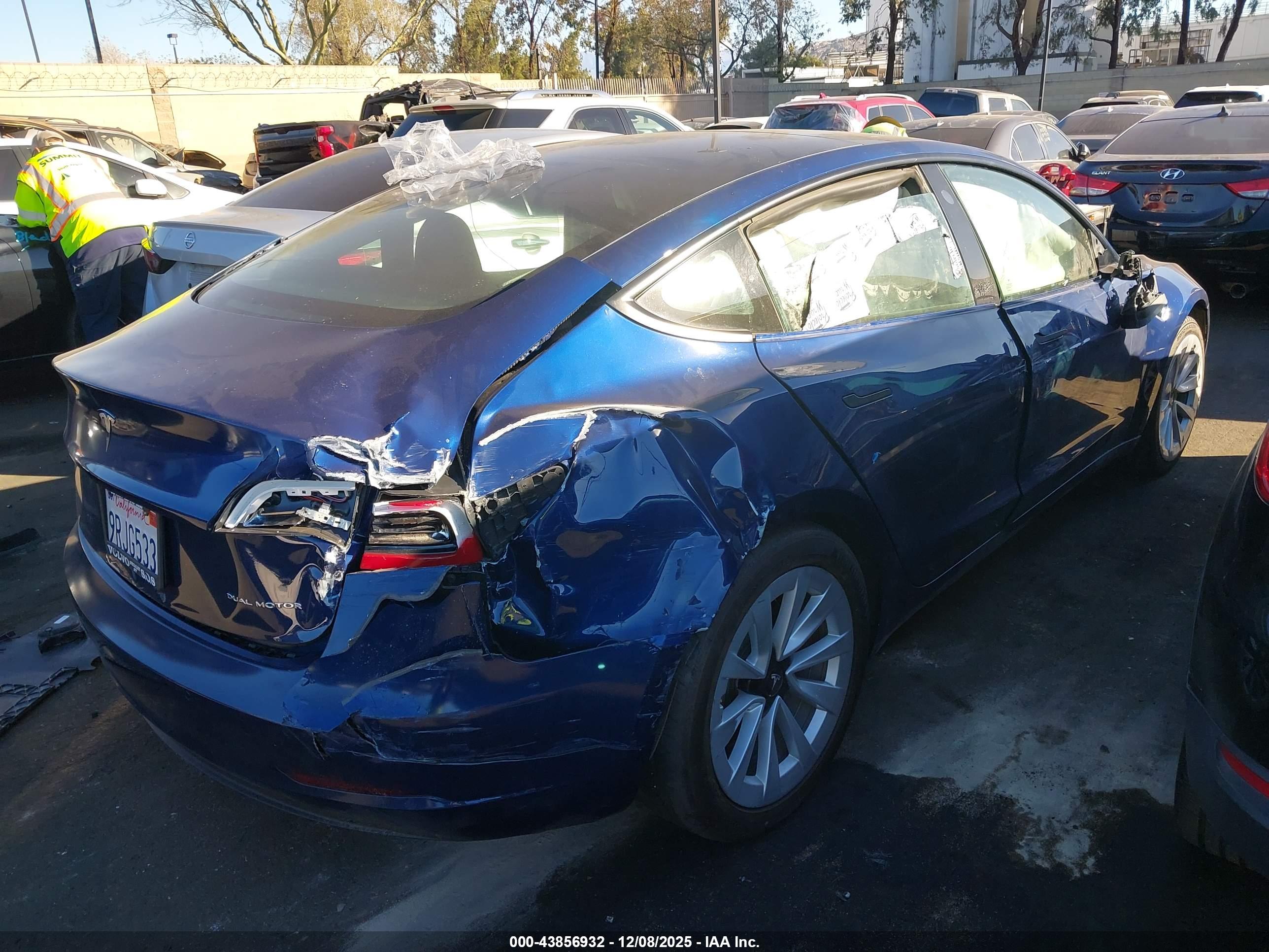 TESLA MODEL image 6