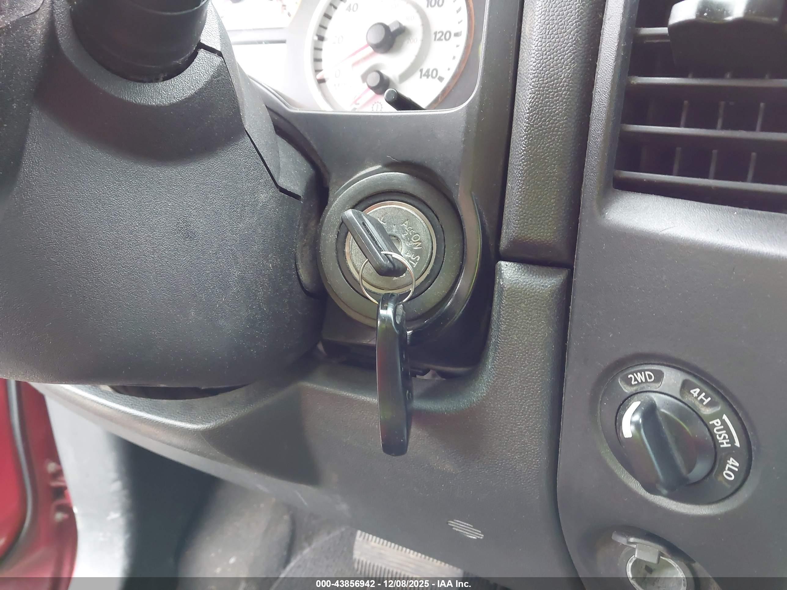 NISSAN TITAN image 11