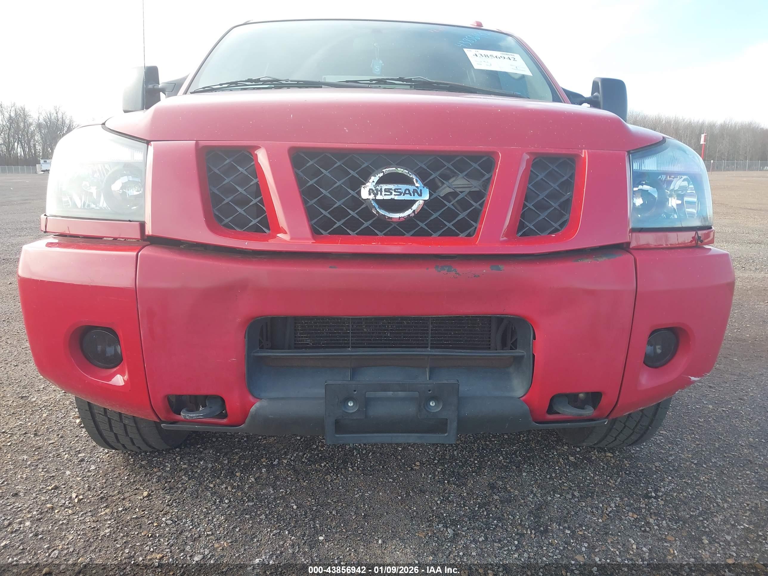 NISSAN TITAN image 6