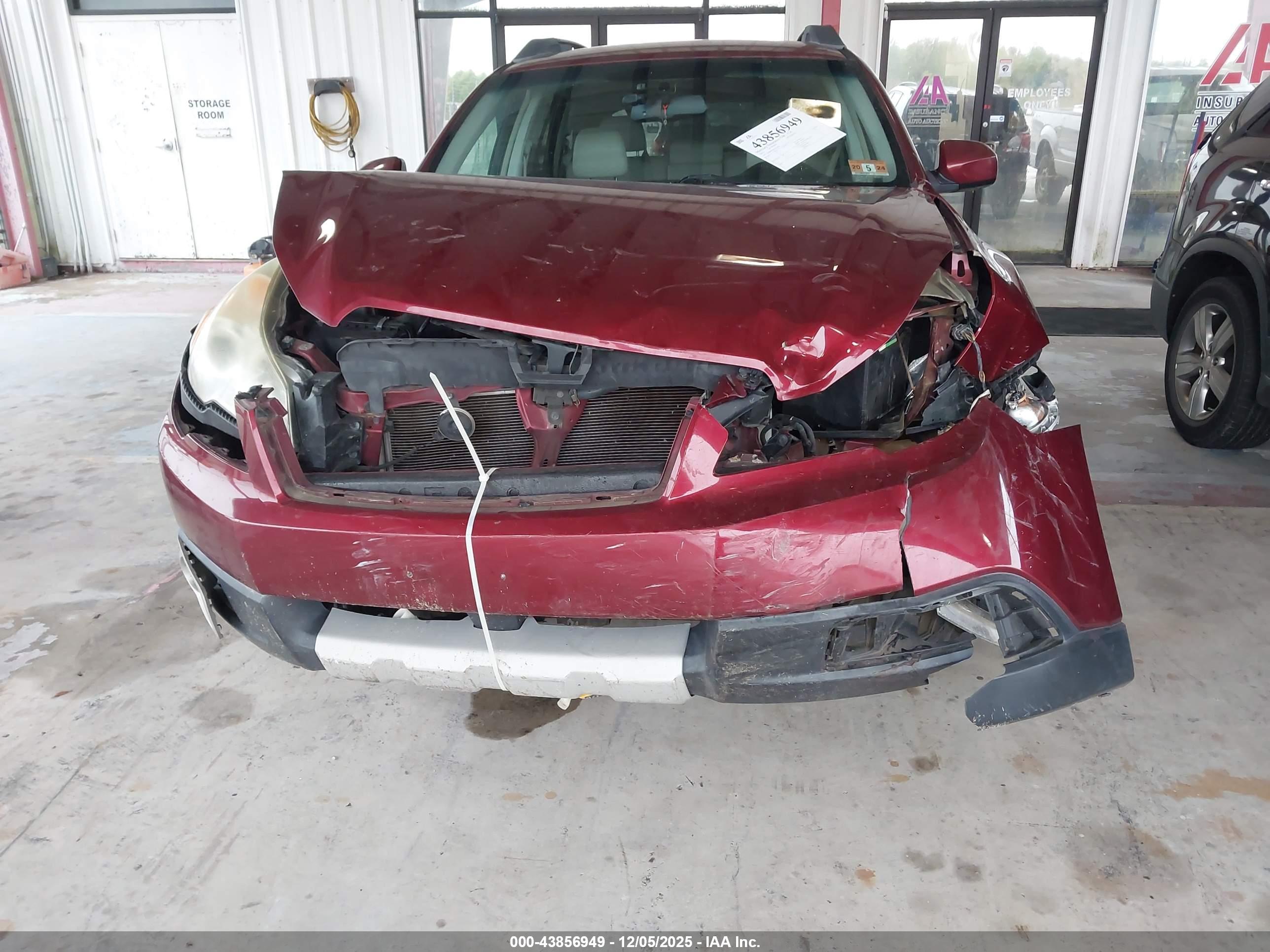 SUBARU OUTBACK image 6