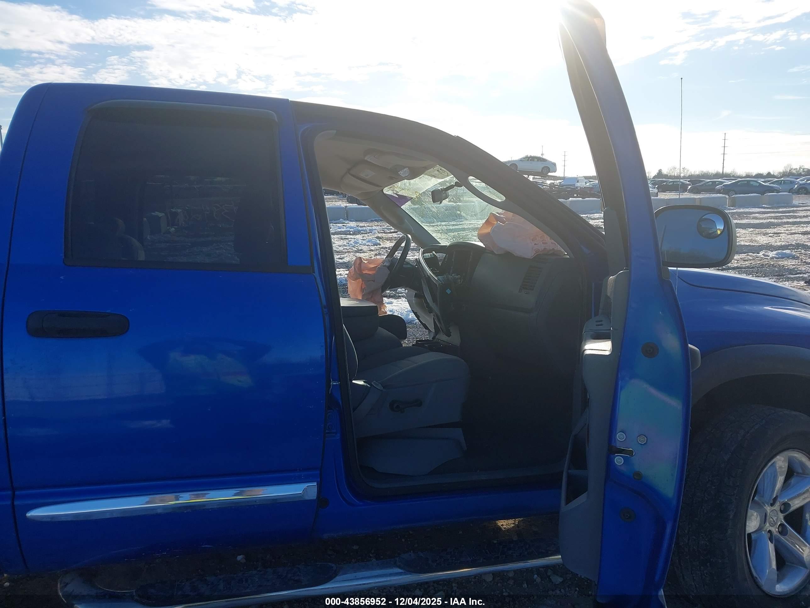 DODGE RAM image 5