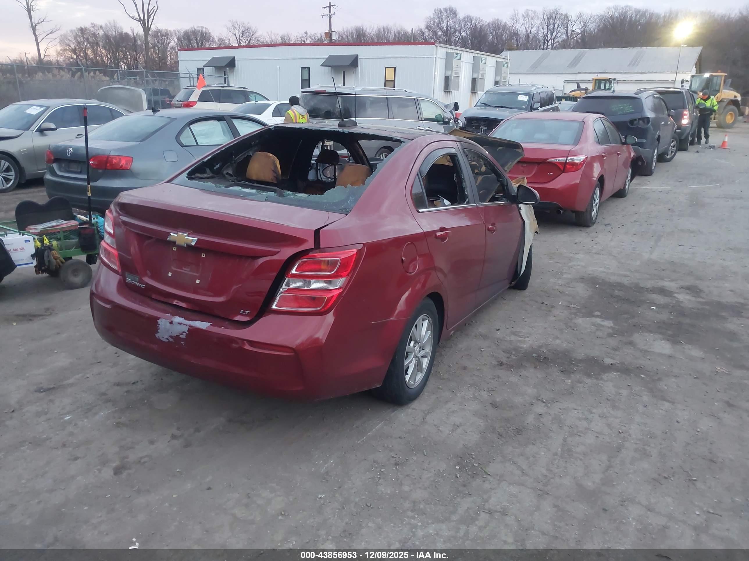 CHEVROLET SONIC image 4