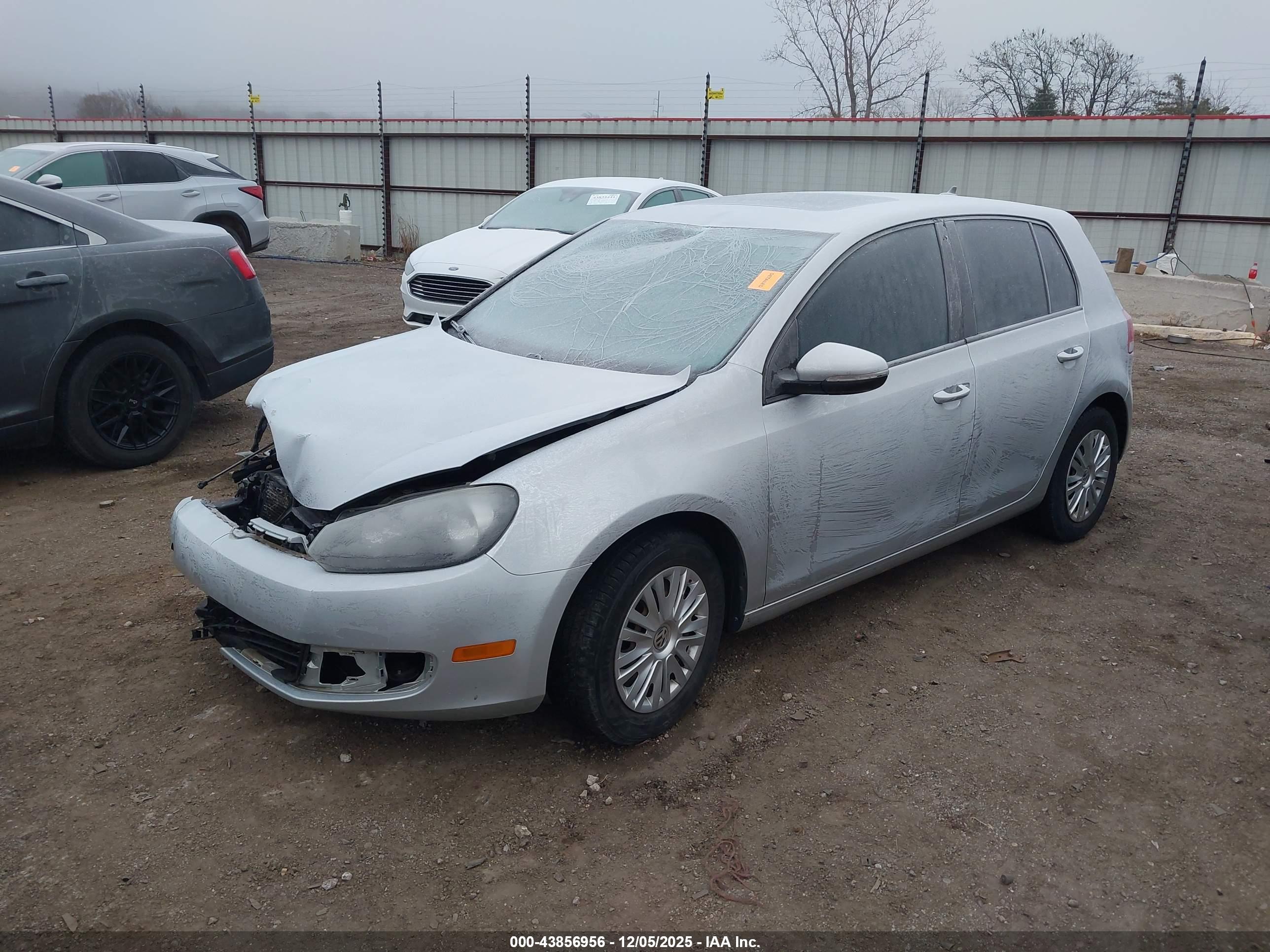 VOLKSWAGEN GOLF image 2
