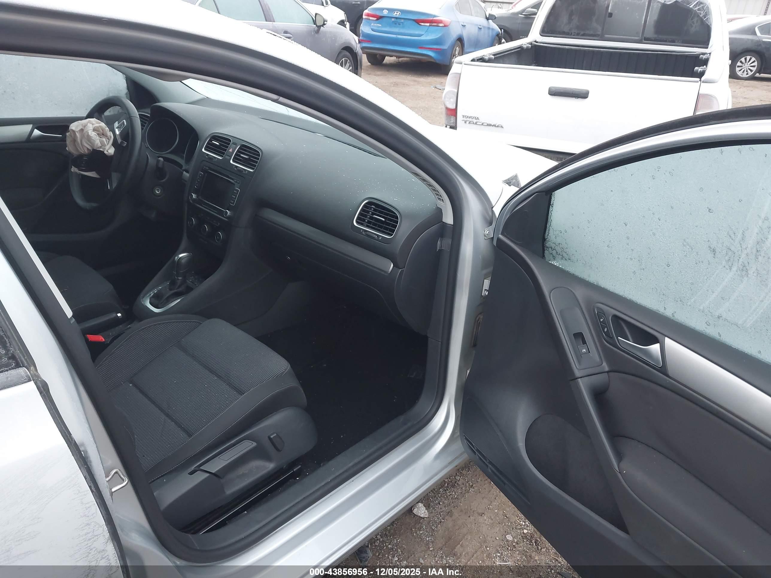 VOLKSWAGEN GOLF image 5