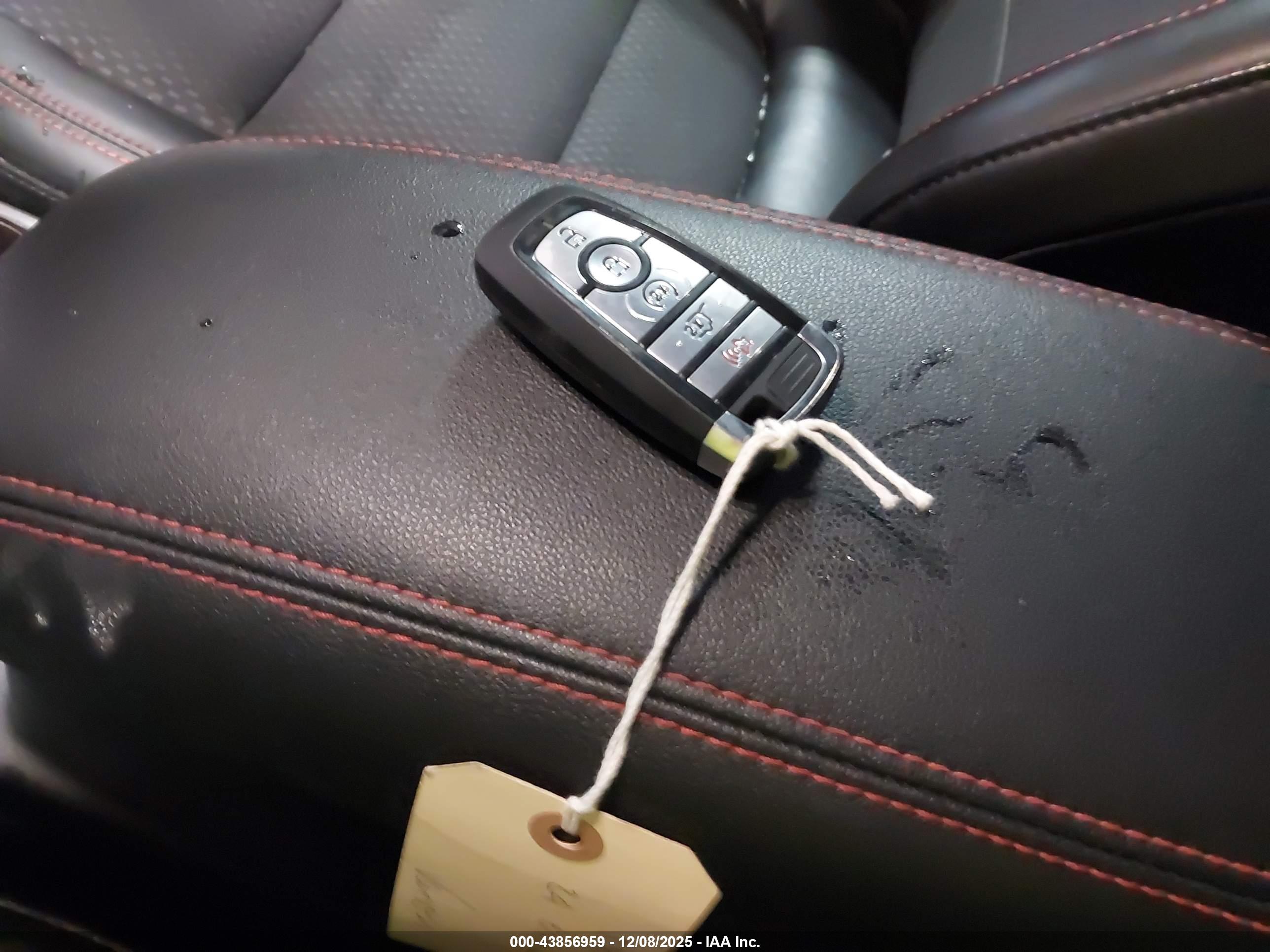FORD ESCAPE image 11