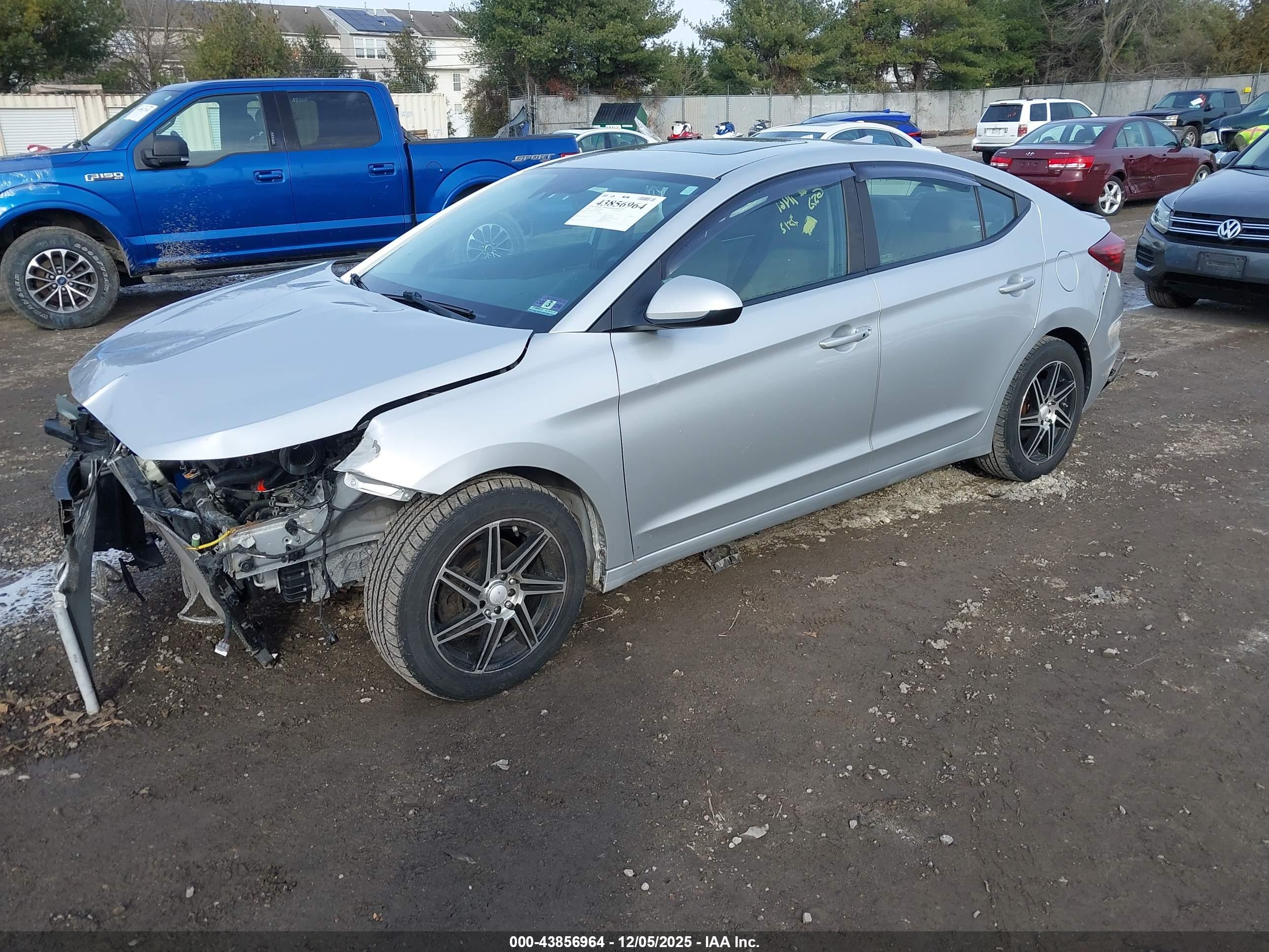 HYUNDAI ELANTRA image 2