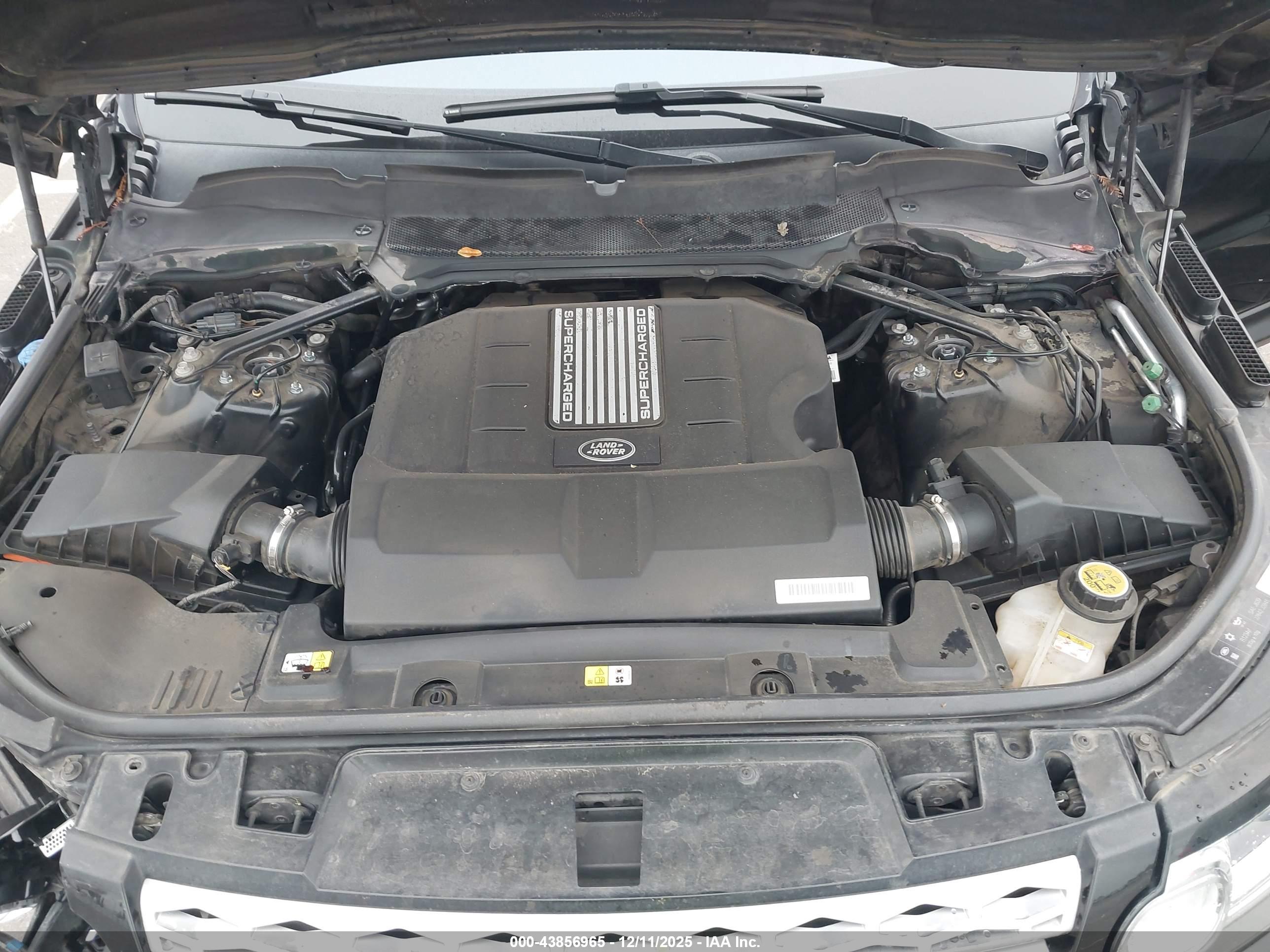 LAND ROVER image 10