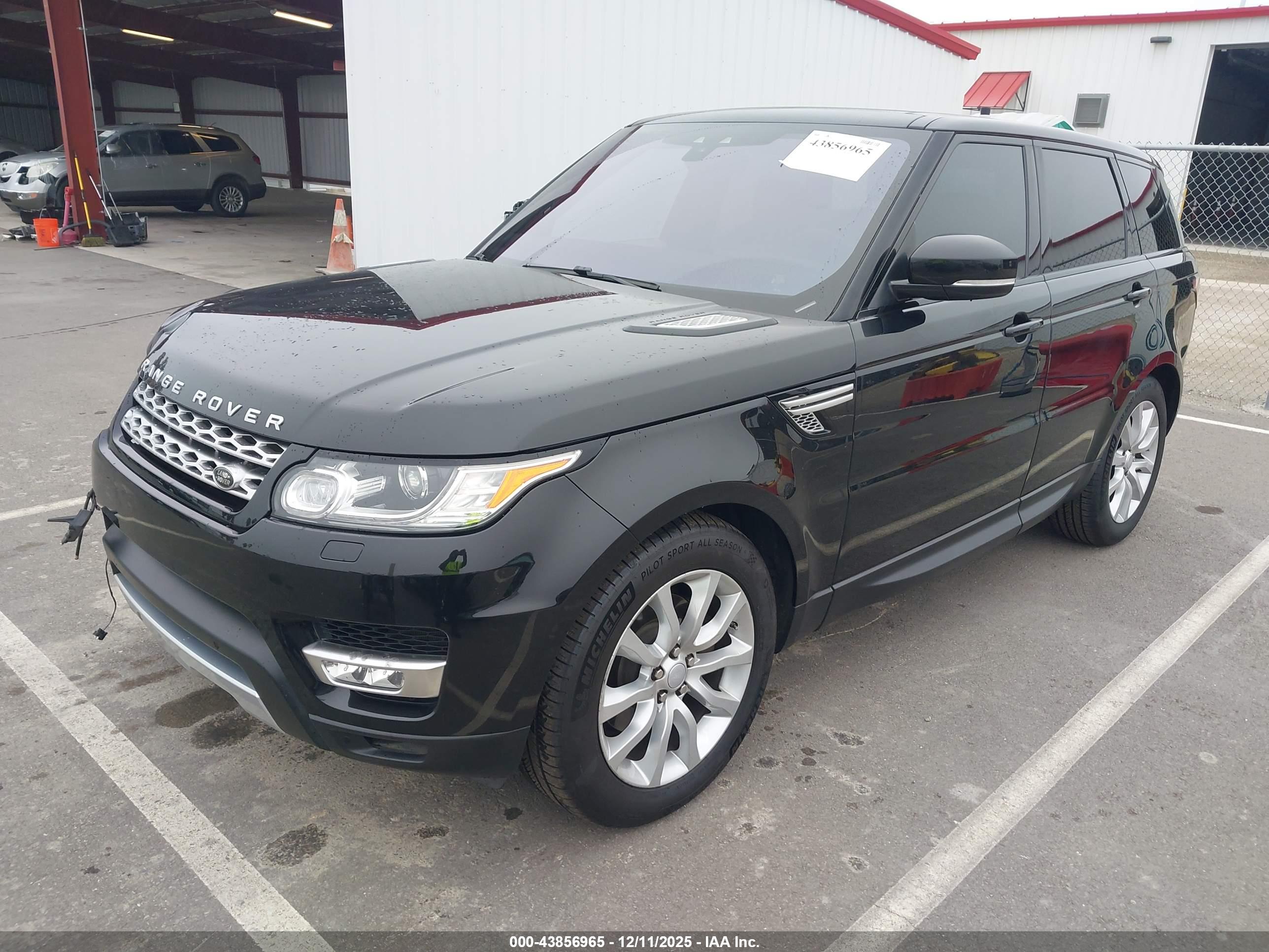 LAND ROVER image 2