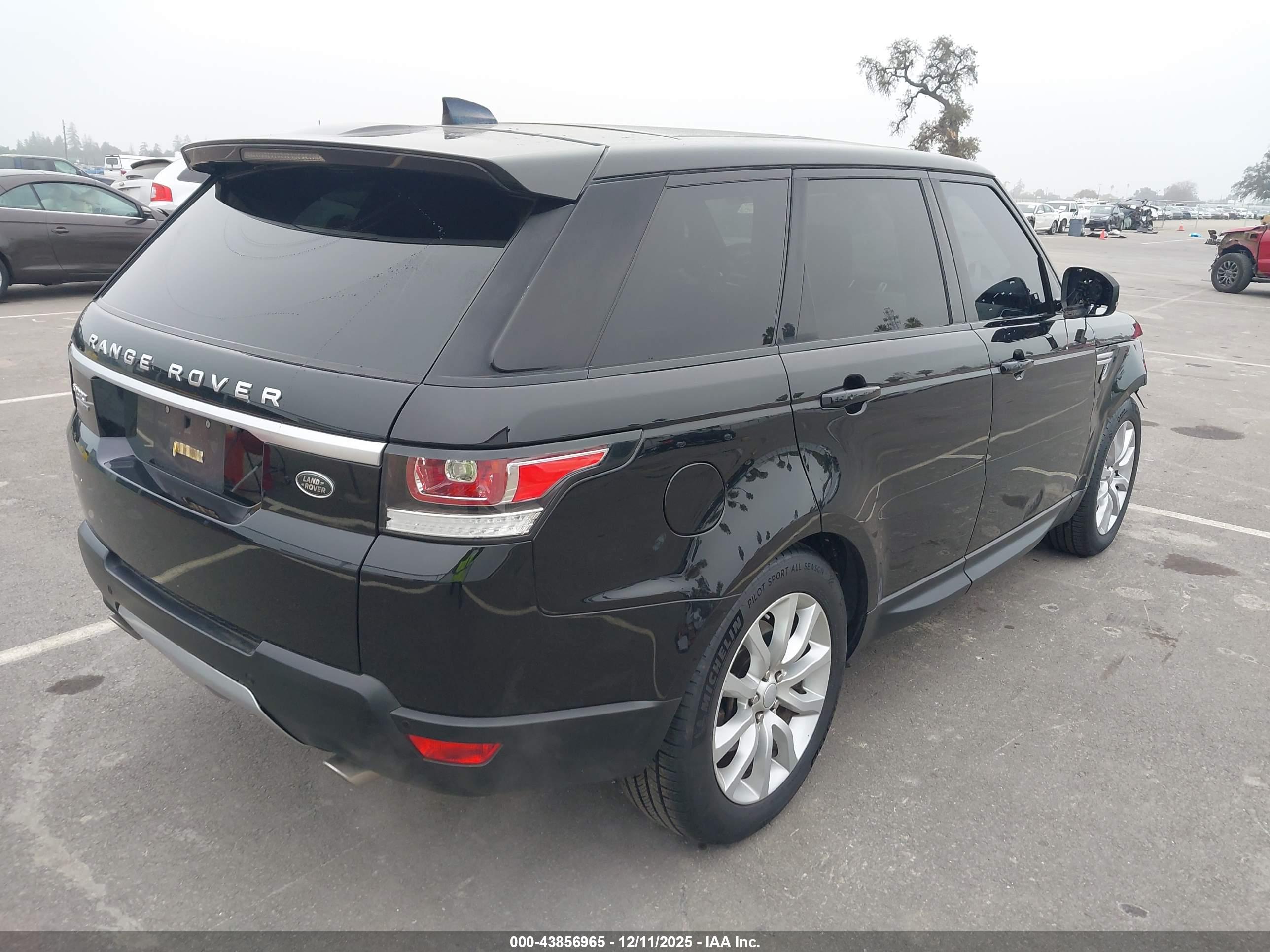 LAND ROVER image 4