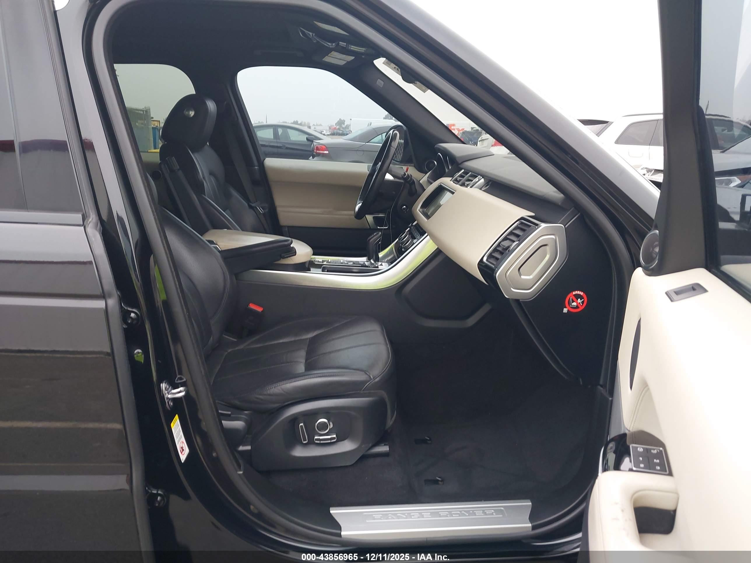 LAND ROVER image 5