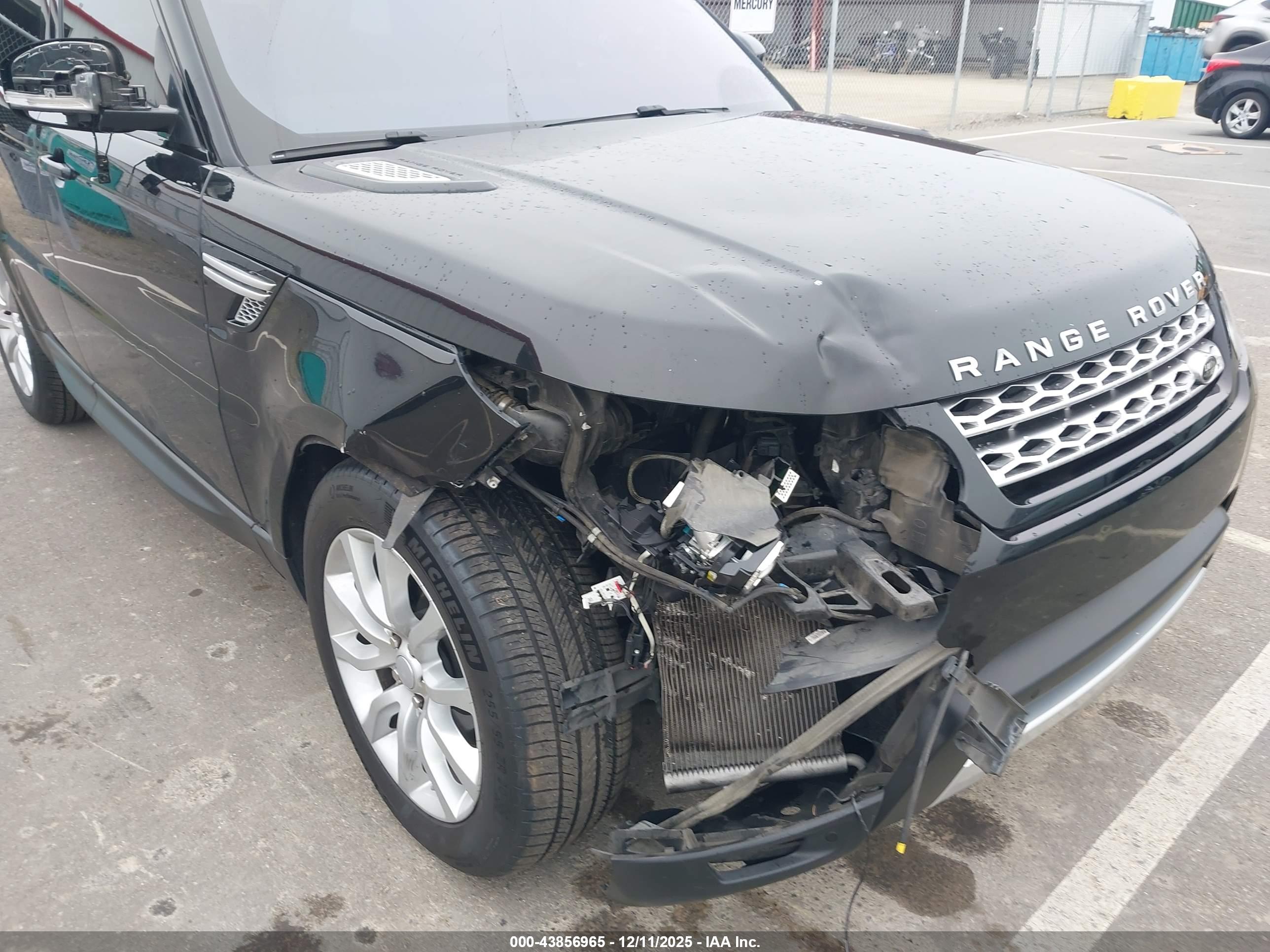 LAND ROVER image 6